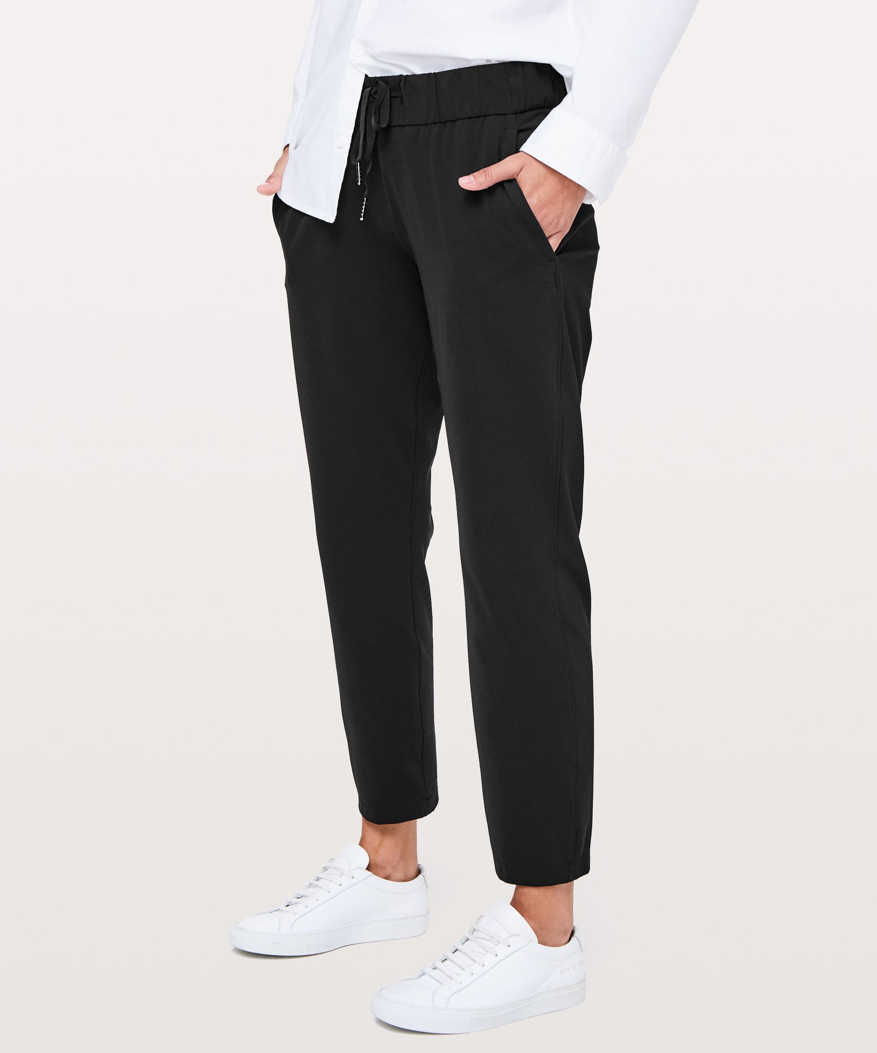 Lululemon Women Pants Black - Size 4 On The Fly 27 travel pants