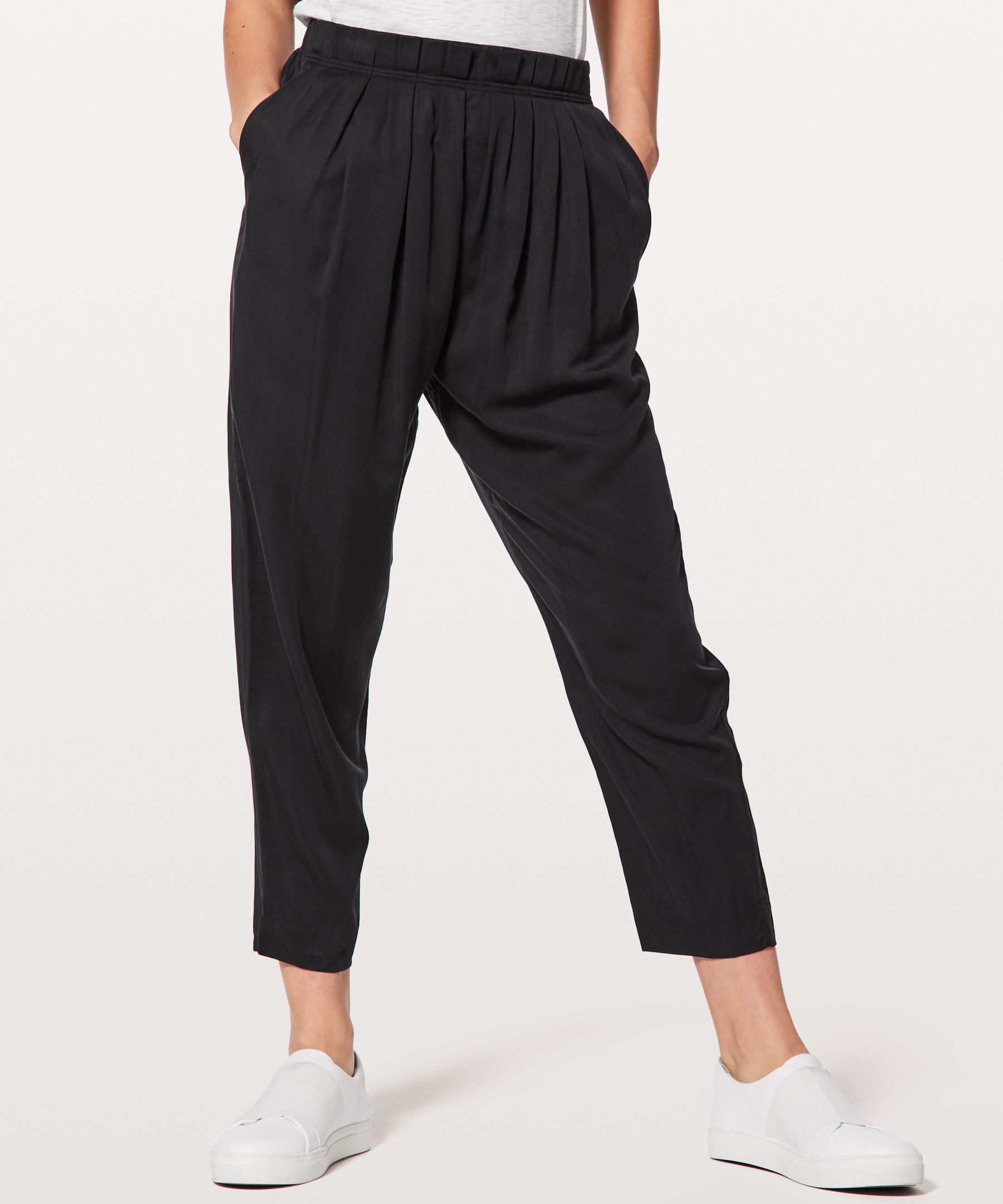 Lululemon Can You Feel The Pleat Sweatpant In Black