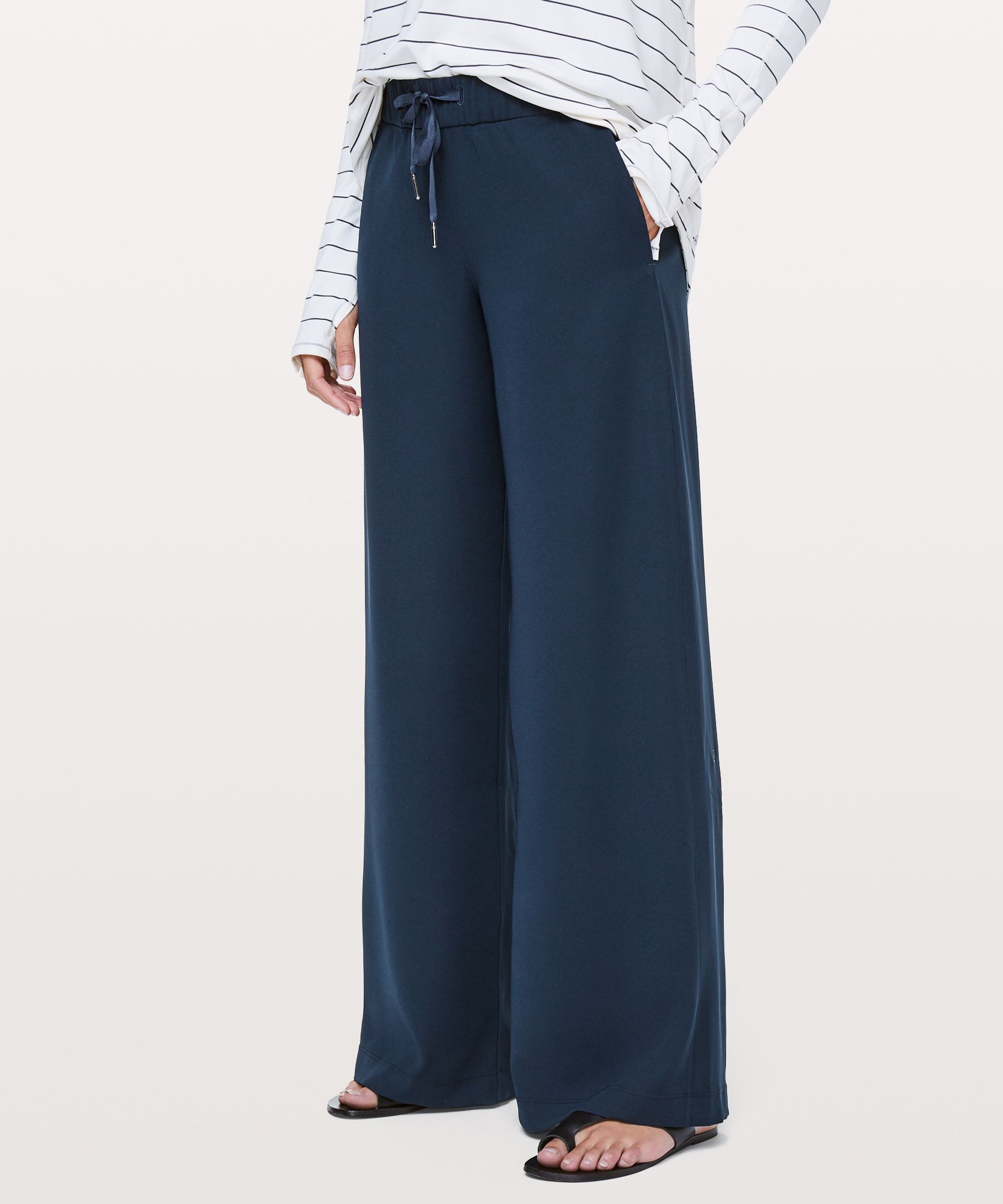 Lululemon On The Fly Wide-leg Pant In True Navy