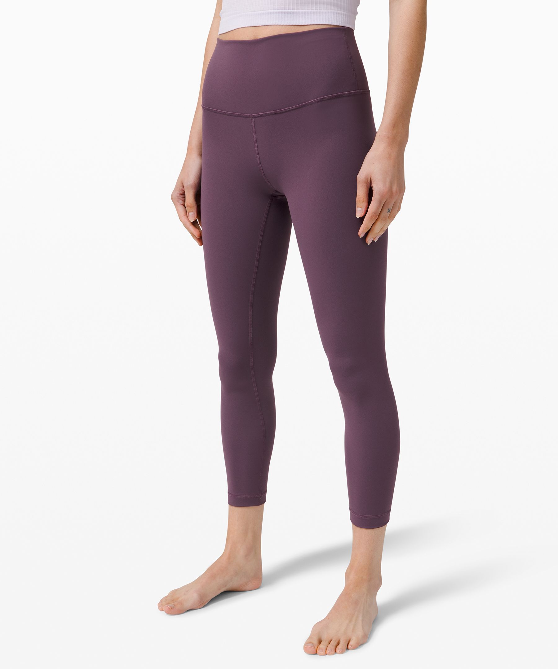 So I bought this one for my wife WUHR Tight 25 *Luxtreme 4 final sale I  noticed that this legging have two layers. On the website and the app show  difference one