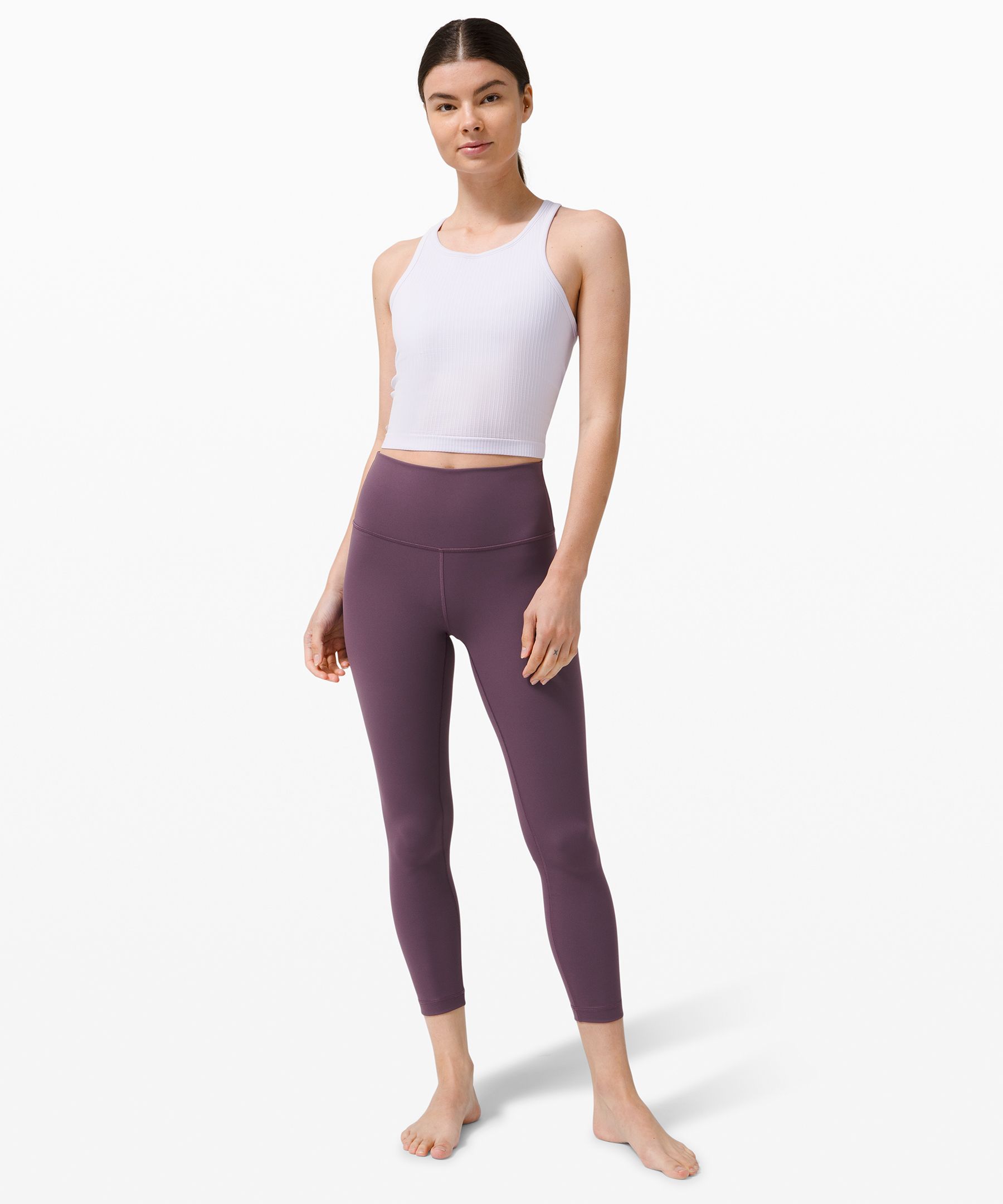 So I bought this one for my wife WUHR Tight 25 *Luxtreme 4 final sale I  noticed that this legging have two layers. On the website and the app show  difference one