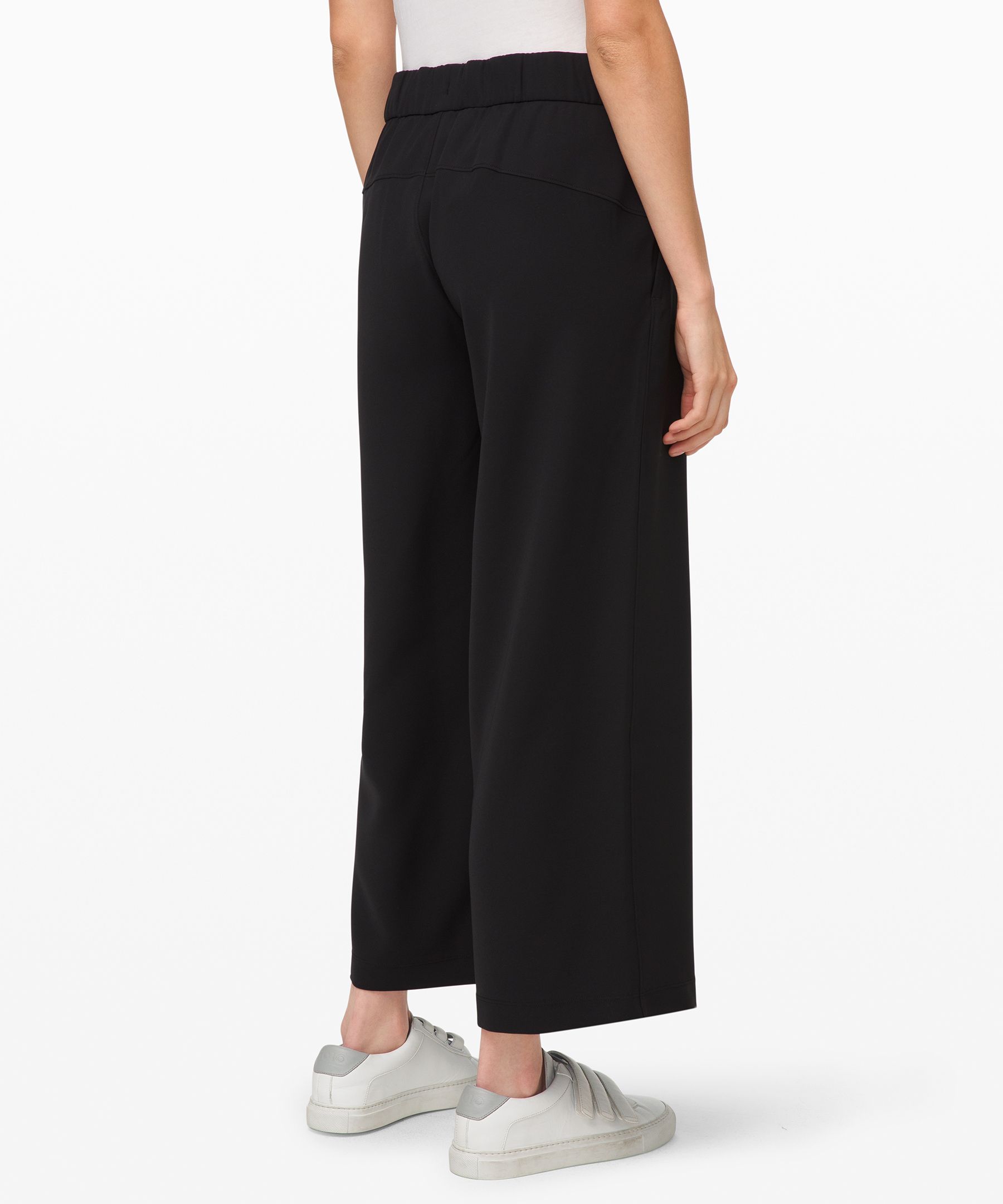 Lululemon On the Fly Wide-Leg 7/8 Pant *Woven - Black - lulu fanatics