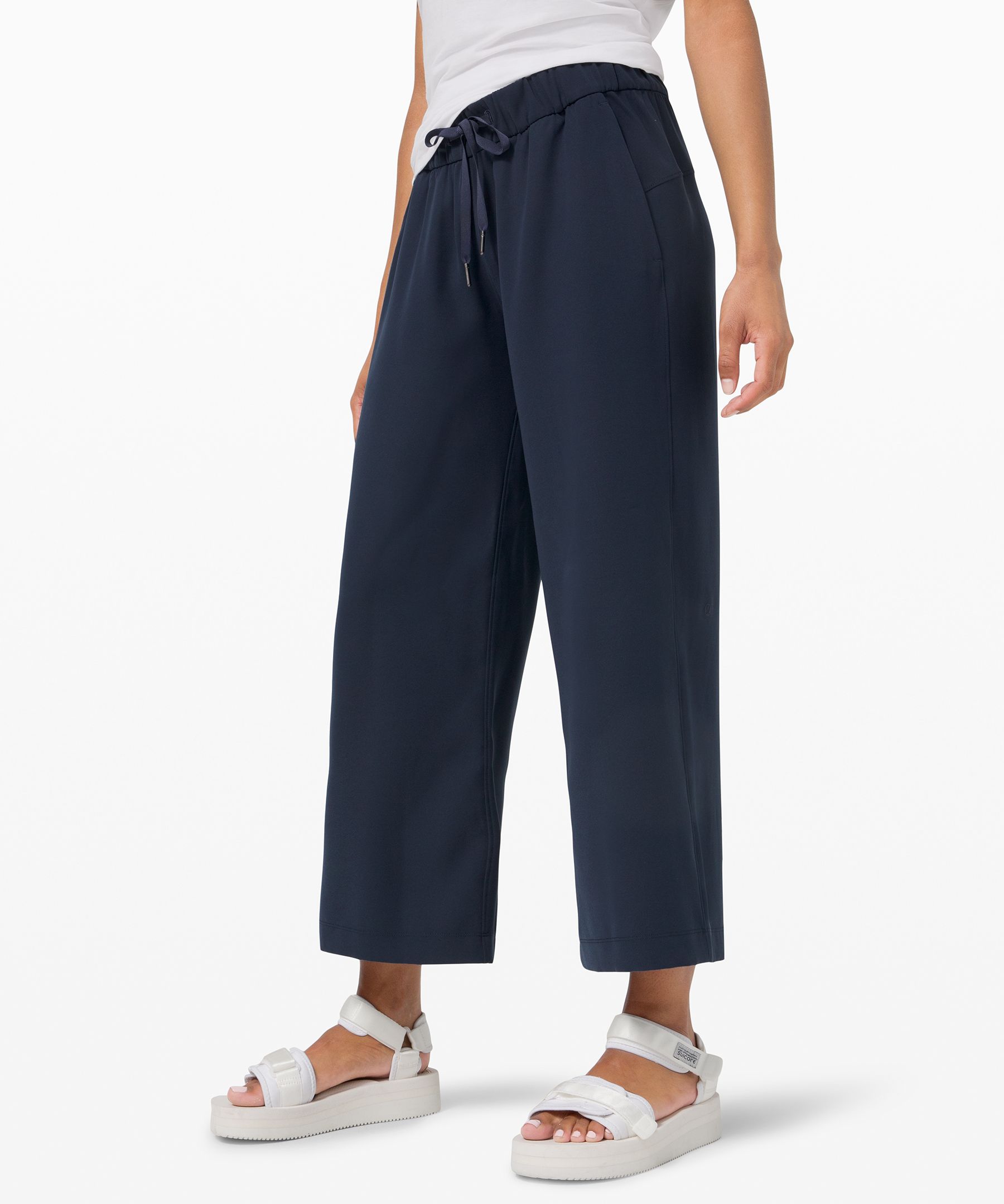 Lululemon On The Fly Wide-leg 7/8 Pant *woven In Navy