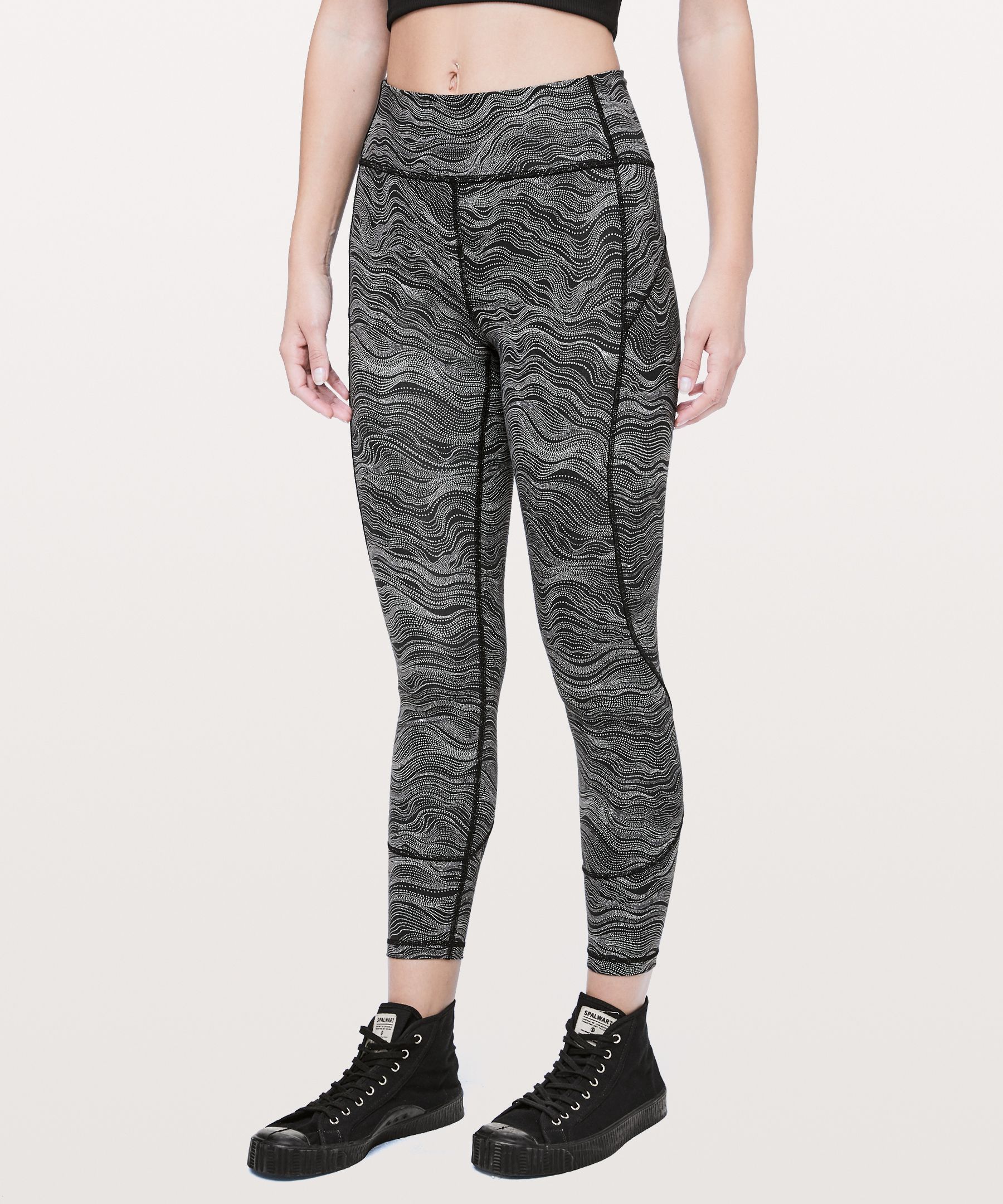 https://images.lululemon.com/is/image/lululemon/LW5BTIS_037157_1?size=800,800