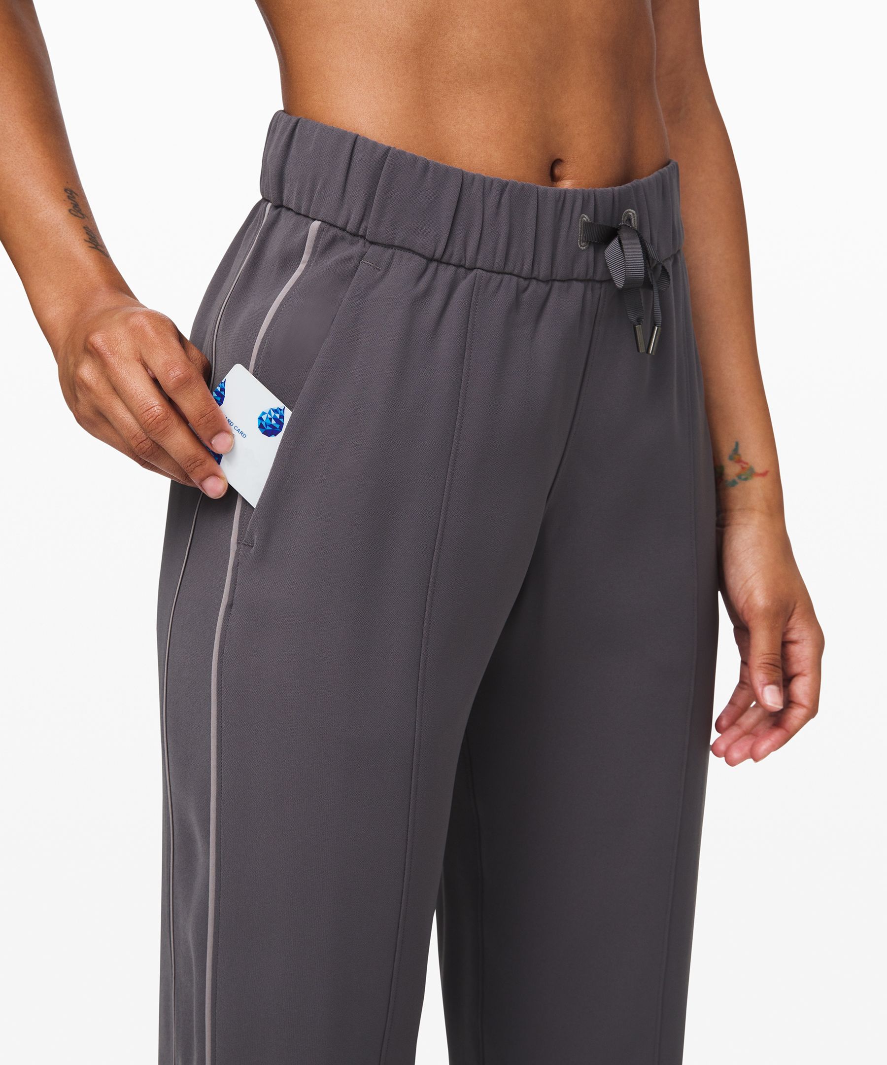 Size 8 - Lululemon On the Right Track Pant – Your Next Gem