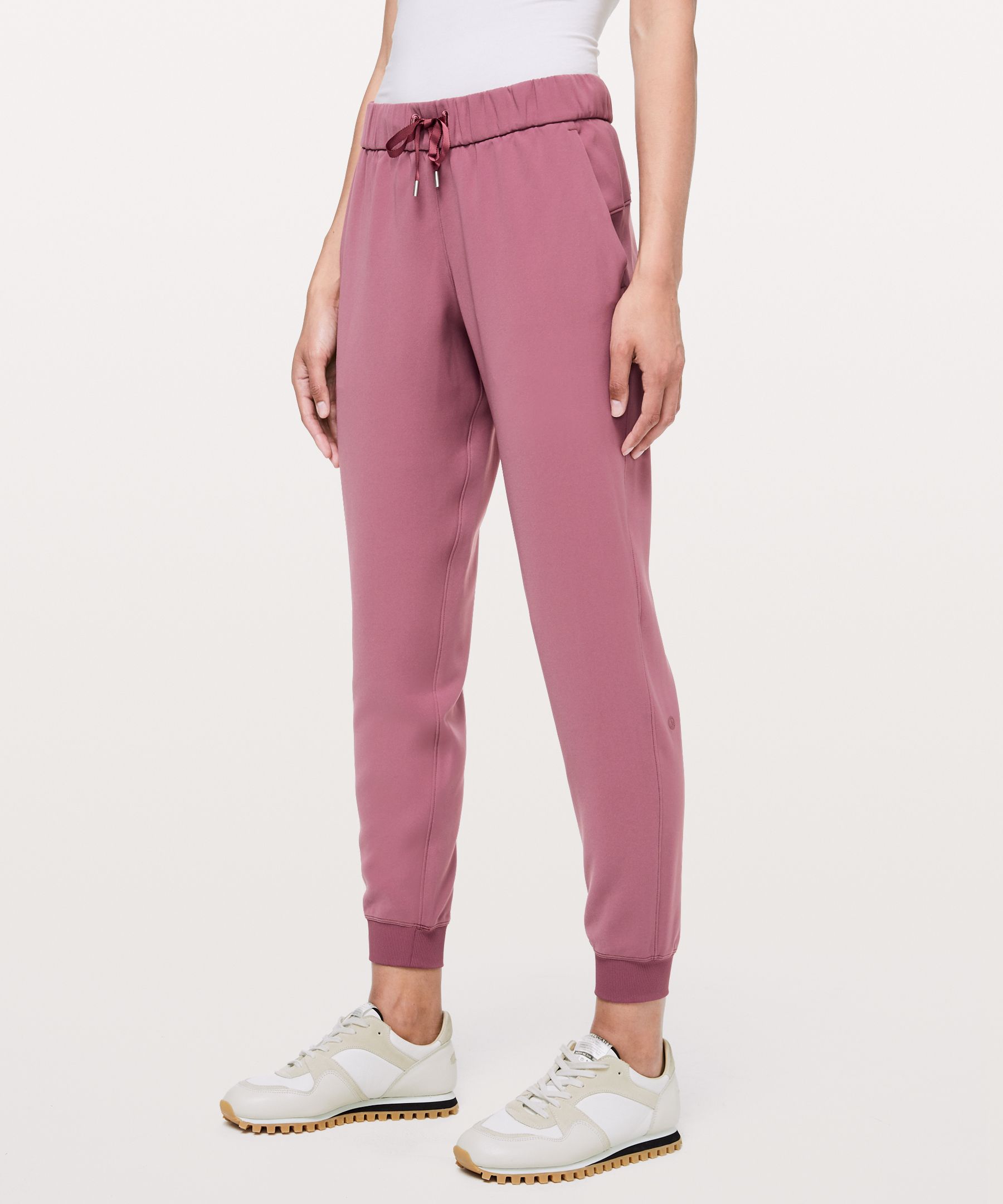 Lululemon On The Fly Jogger *woven In Misty Merlot