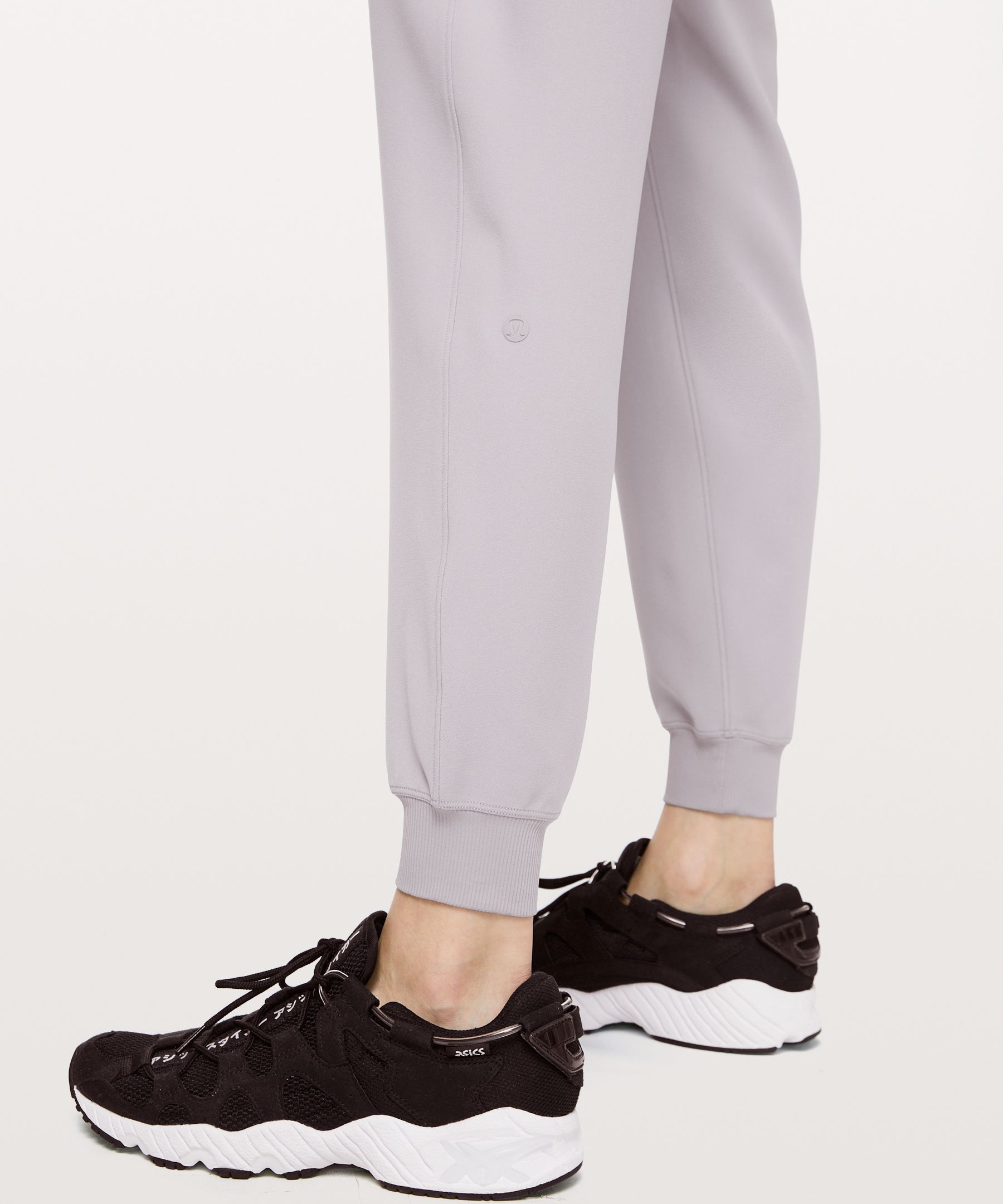 Lululemon On The Fly Jogger Luxtreme Vs Woven