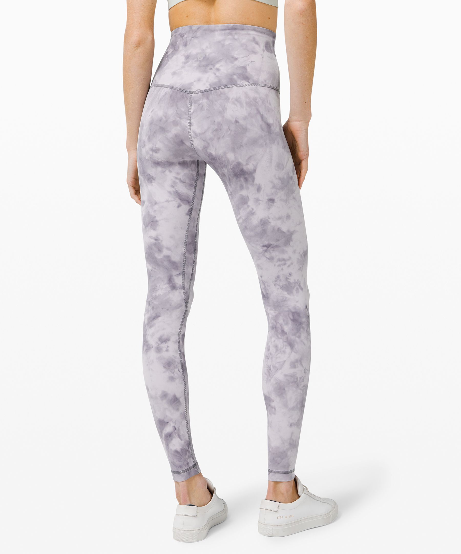 https://images.lululemon.com/is/image/lululemon/LW5CHNS_043993_3?size=1600,1600