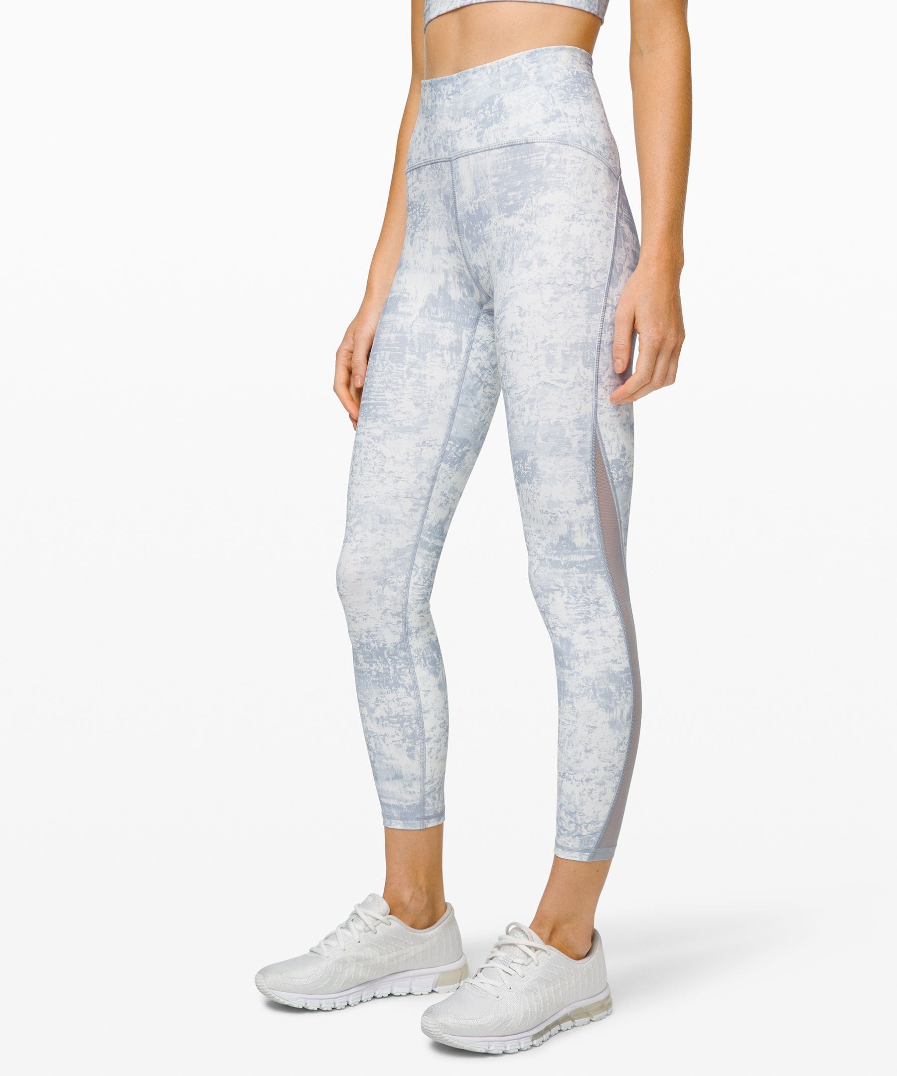 Been wanting a white legging for a long time. Finally pulled the trigger on  white train times! And i love it😍😍😍 even-though it's slightly big on the  waist area : r/lululemon