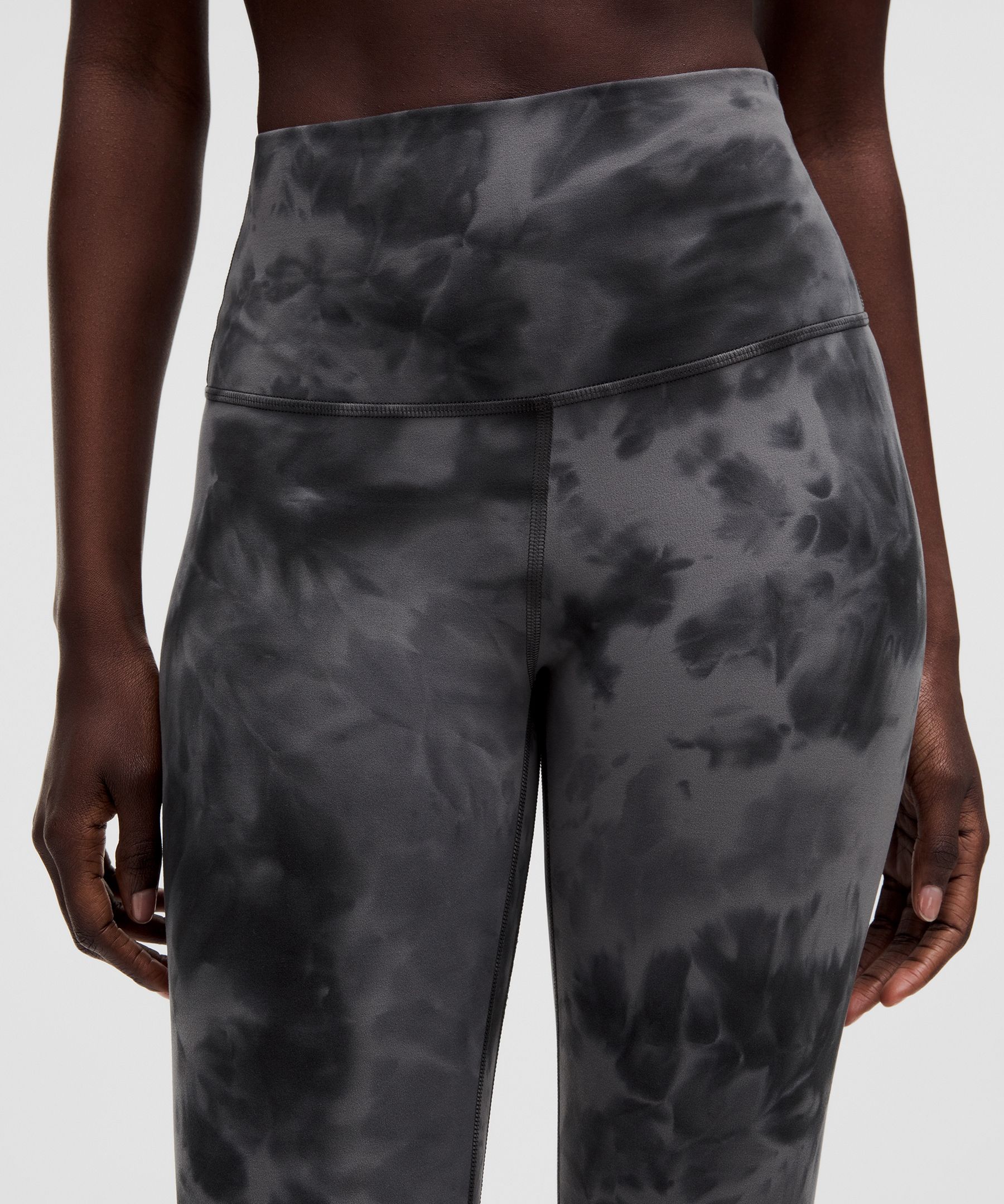 https://images.lululemon.com/is/image/lululemon/LW5COUS_043990_4?size=800,800