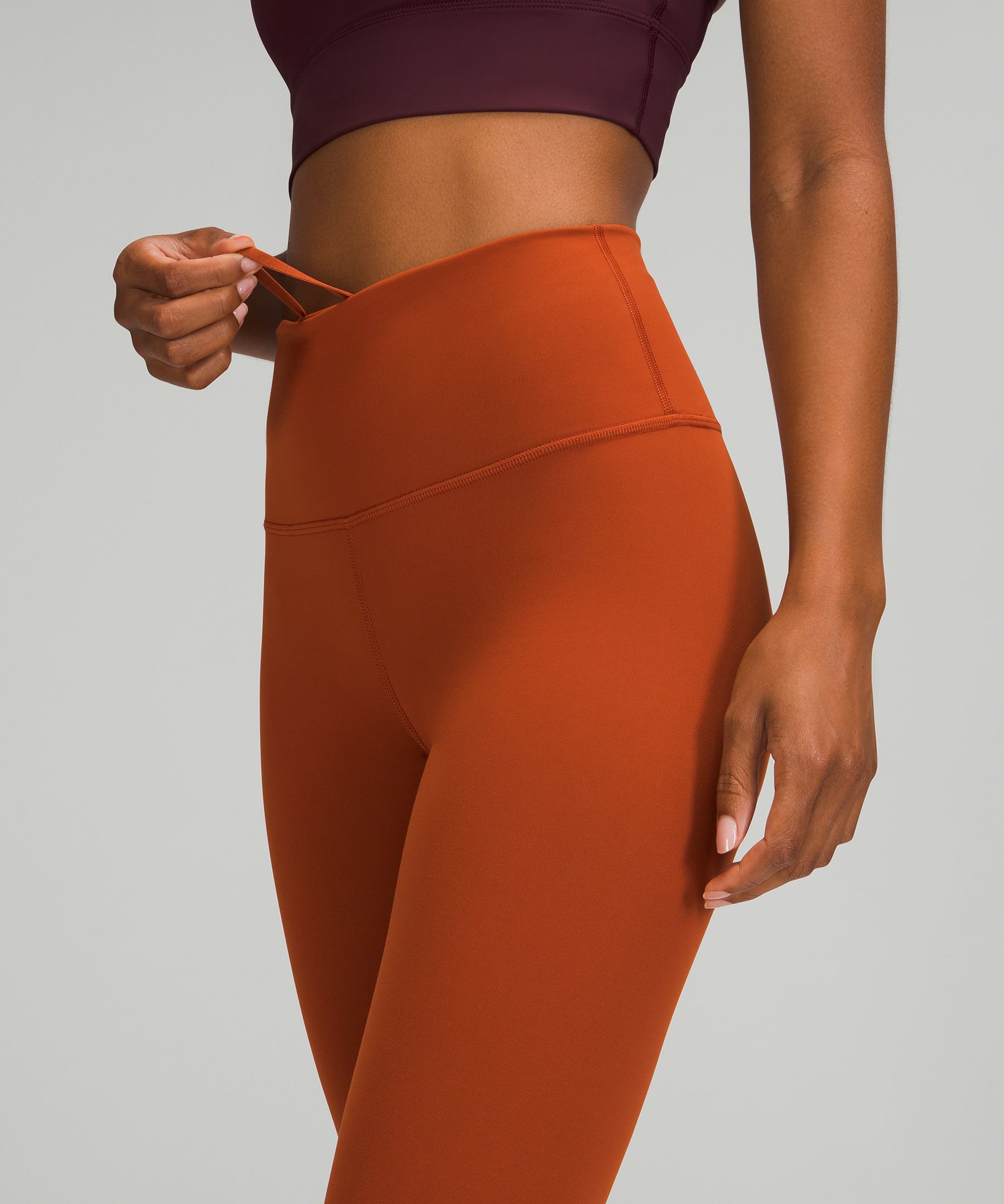 【美品】Lululemon Wunder Train High-Rise 25 Lululemon Wunder Train High-Rise Tight with Pockets 25