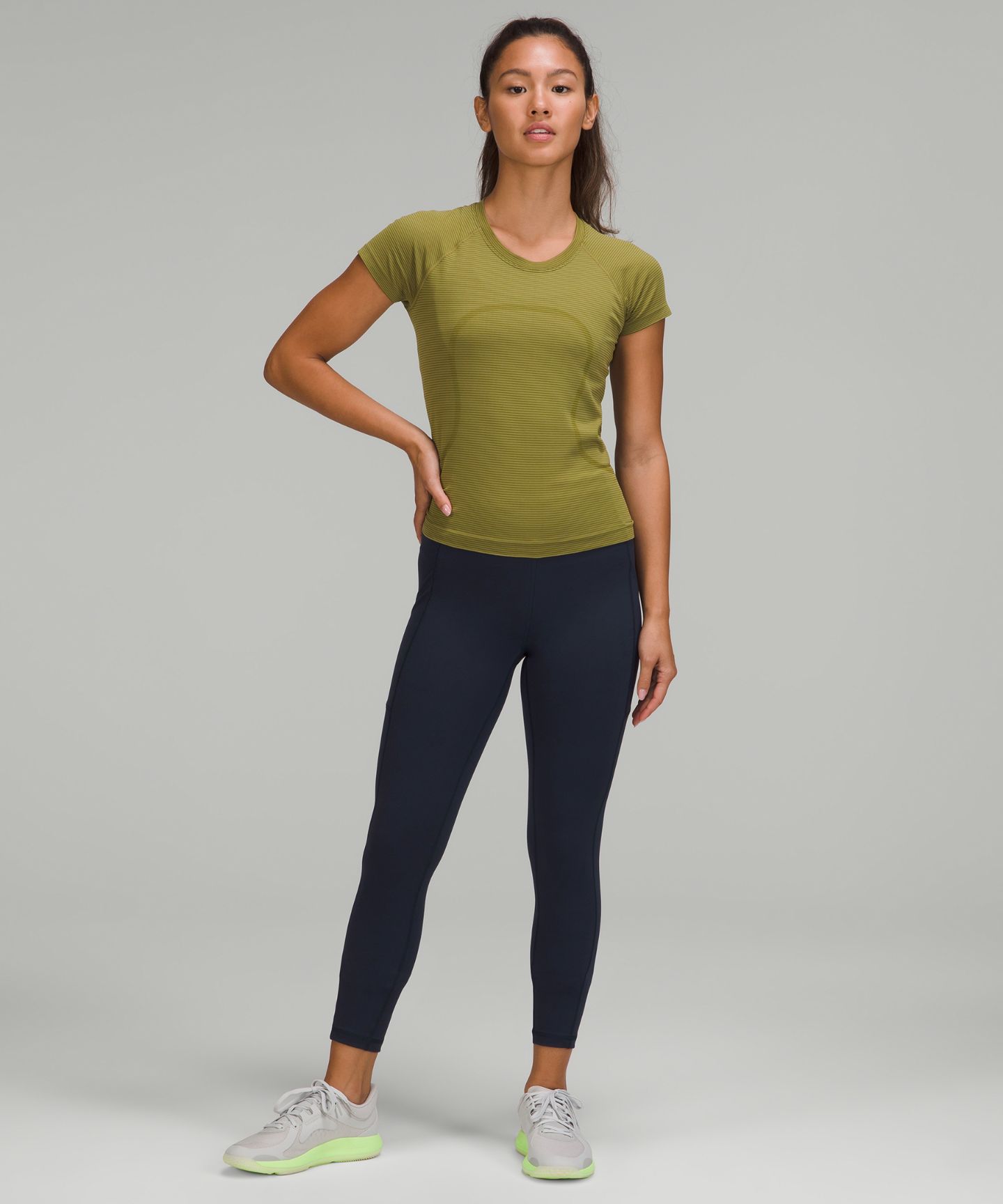 Женские леггинсы Lululemon Invigorate, высокая посадка, 25, цвет: Насыщенный тёмно-синий — фото 2