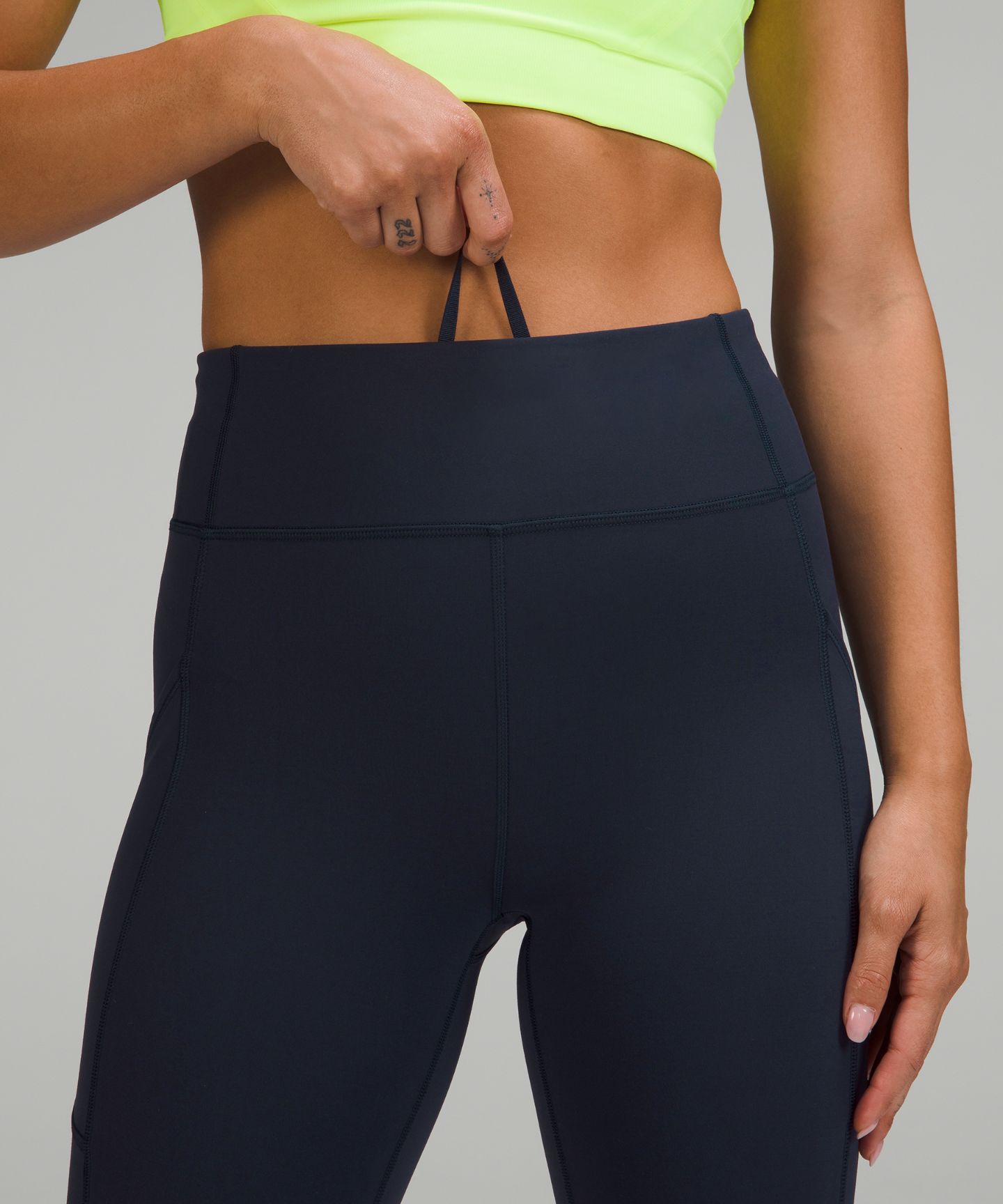 Женские леггинсы Lululemon Invigorate, высокая посадка, 25, цвет: Насыщенный тёмно-синий — фото 4
