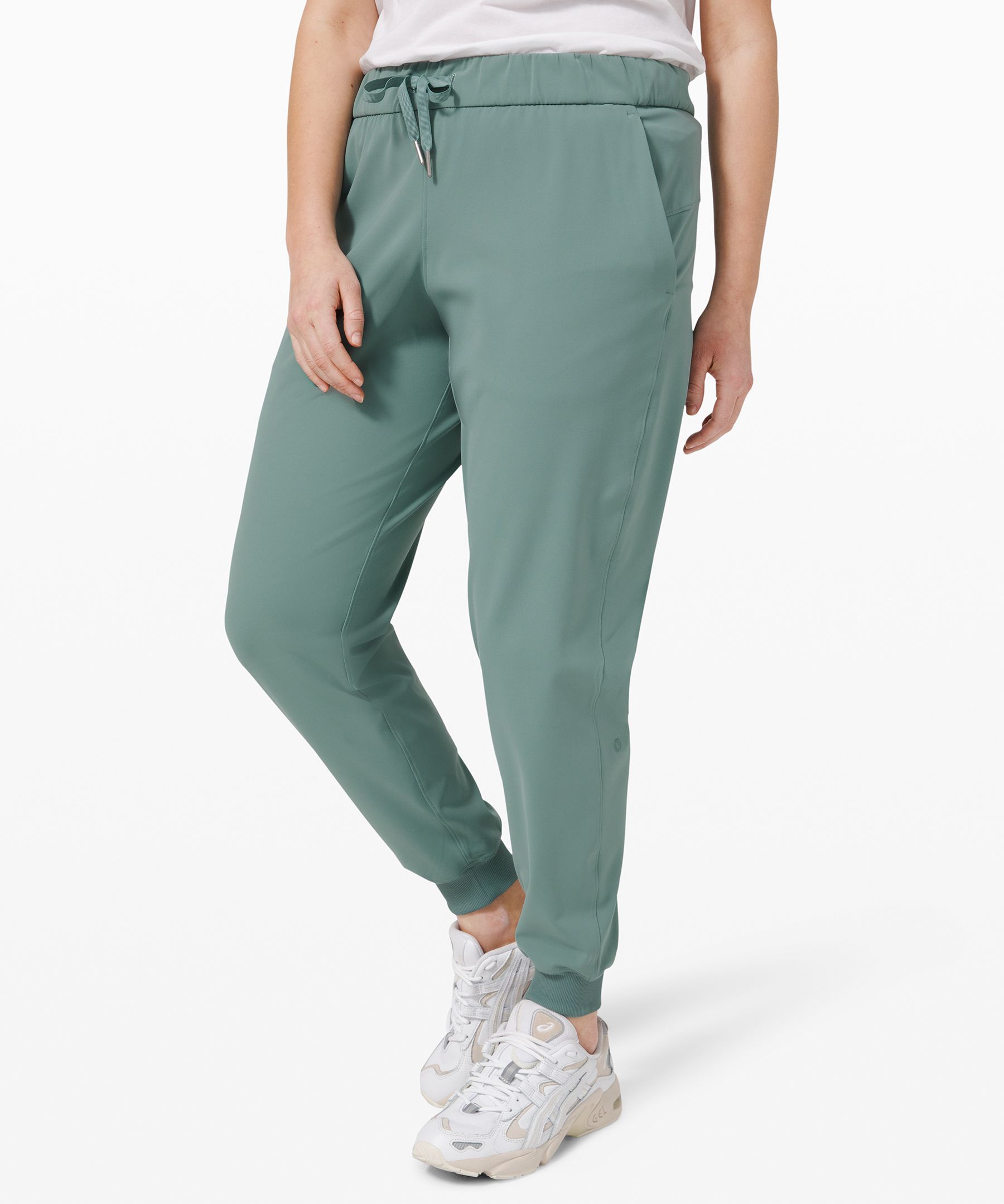 joggers with fly opening