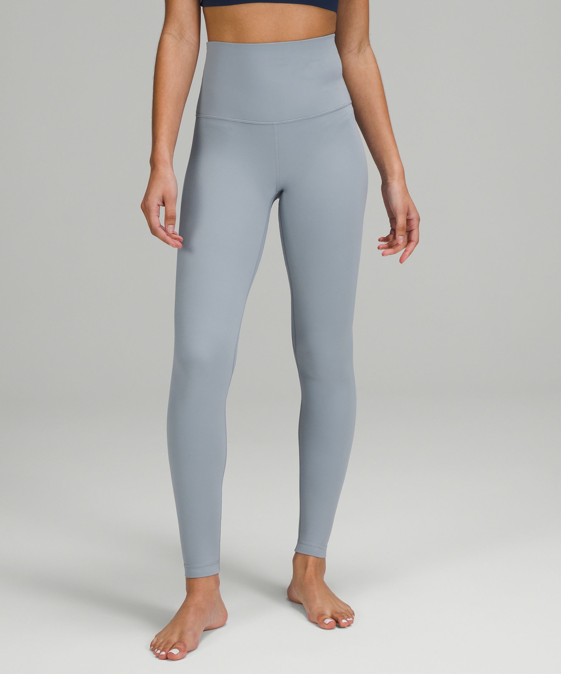 https://images.lululemon.com/is/image/lululemon/LW5CTOS_038292_1?size=800,800