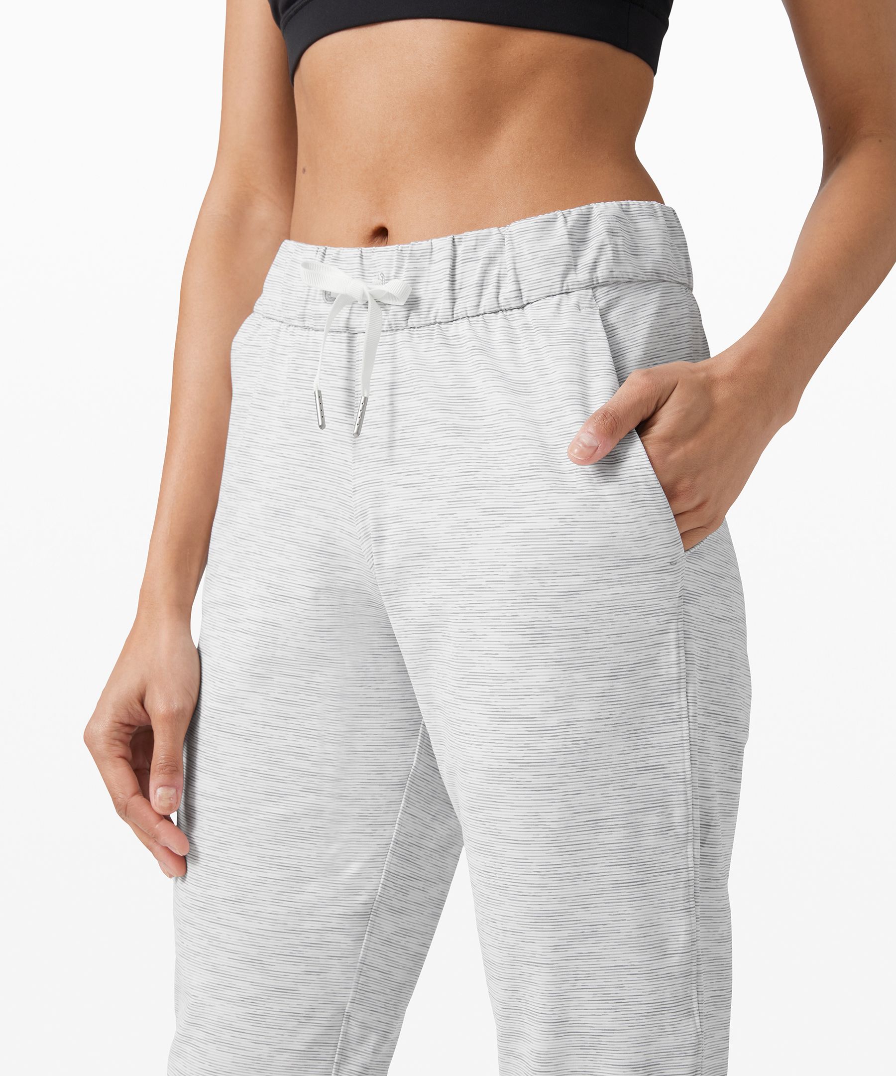 Lululemon On The Fly Jogger Luxtreme, Women's Fashion, Activewear on  Carousell