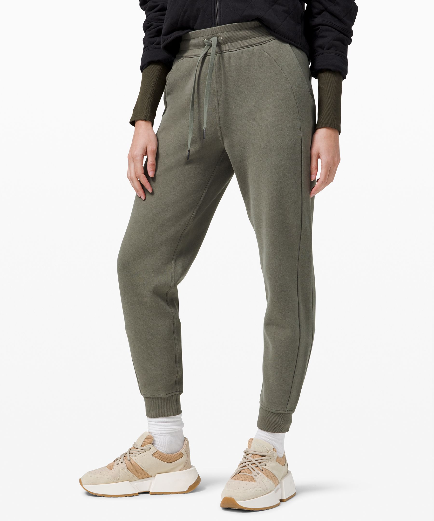 so smitten with the stretch hi-rise joggers 😍 trench is such a nice  neutral! snagged these off WMTM, still a full run of sizes left. : r/ lululemon