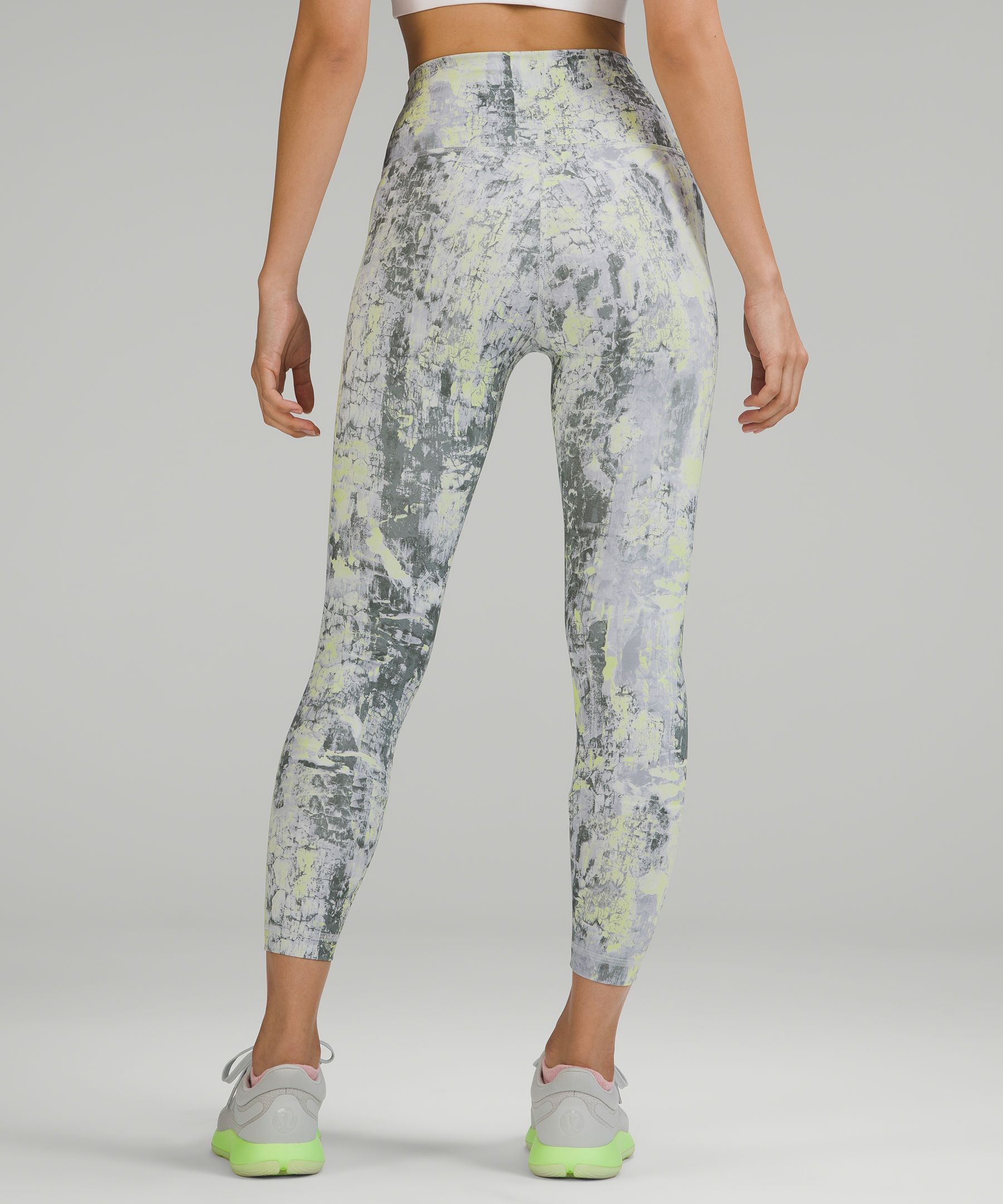 ルルレモン レギンス タイツ リブ Lululemon Wunder Train Wunder Train High-Rise Tight 24