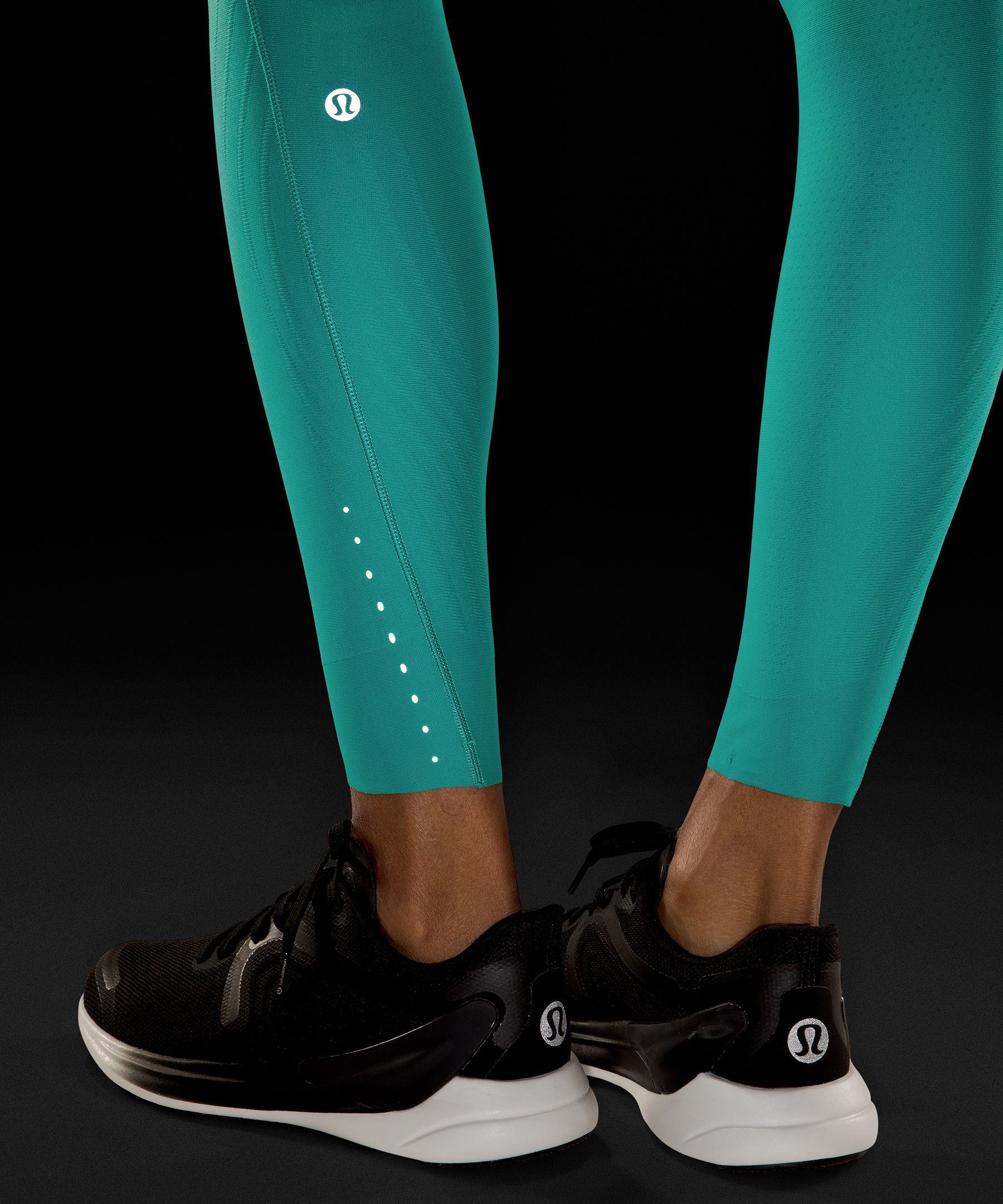 Lululemon athletica SenseKnit Composite High-Rise Running Tight 28, Women's  Leggings/Tights