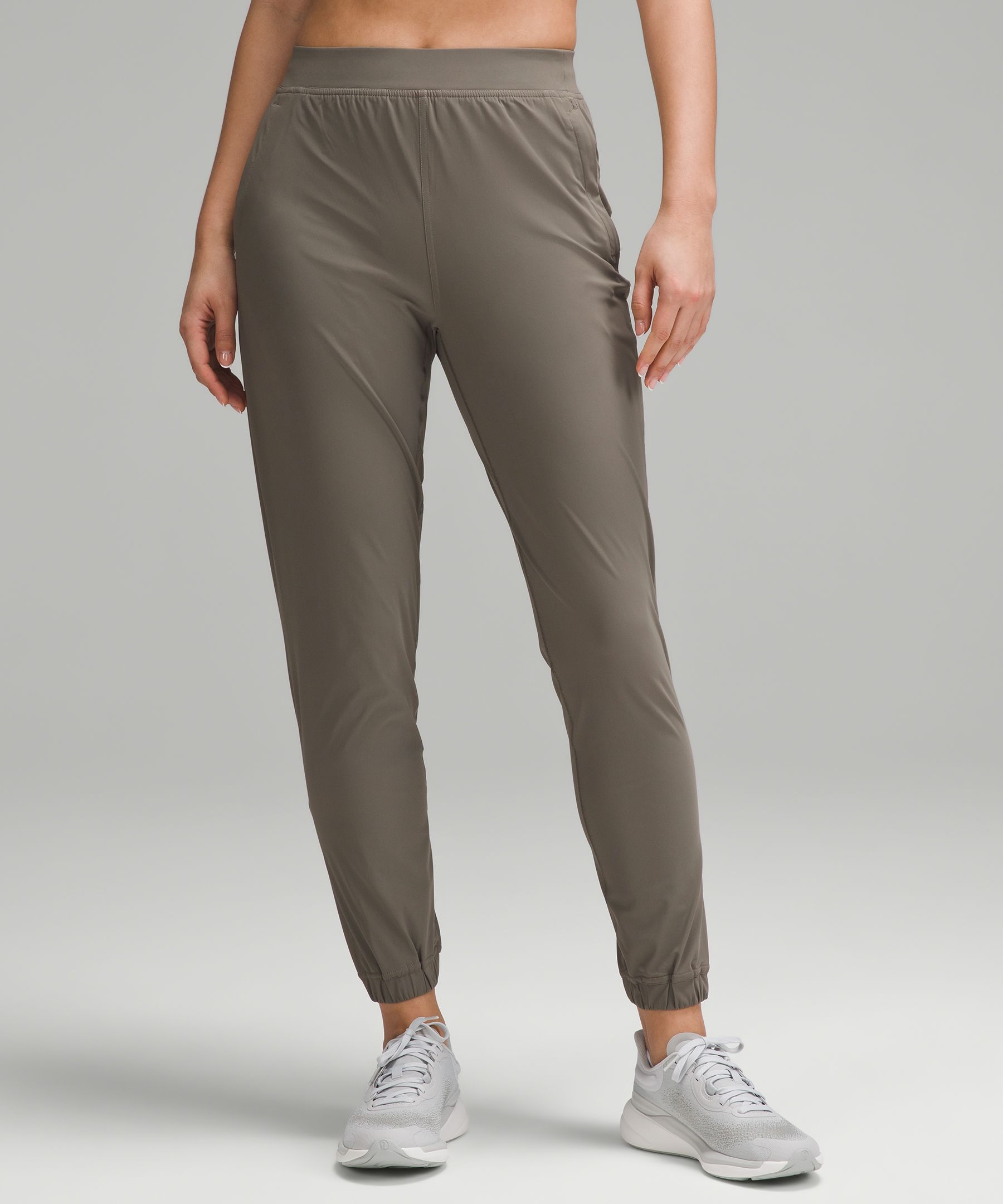 Lululemon store green joggers