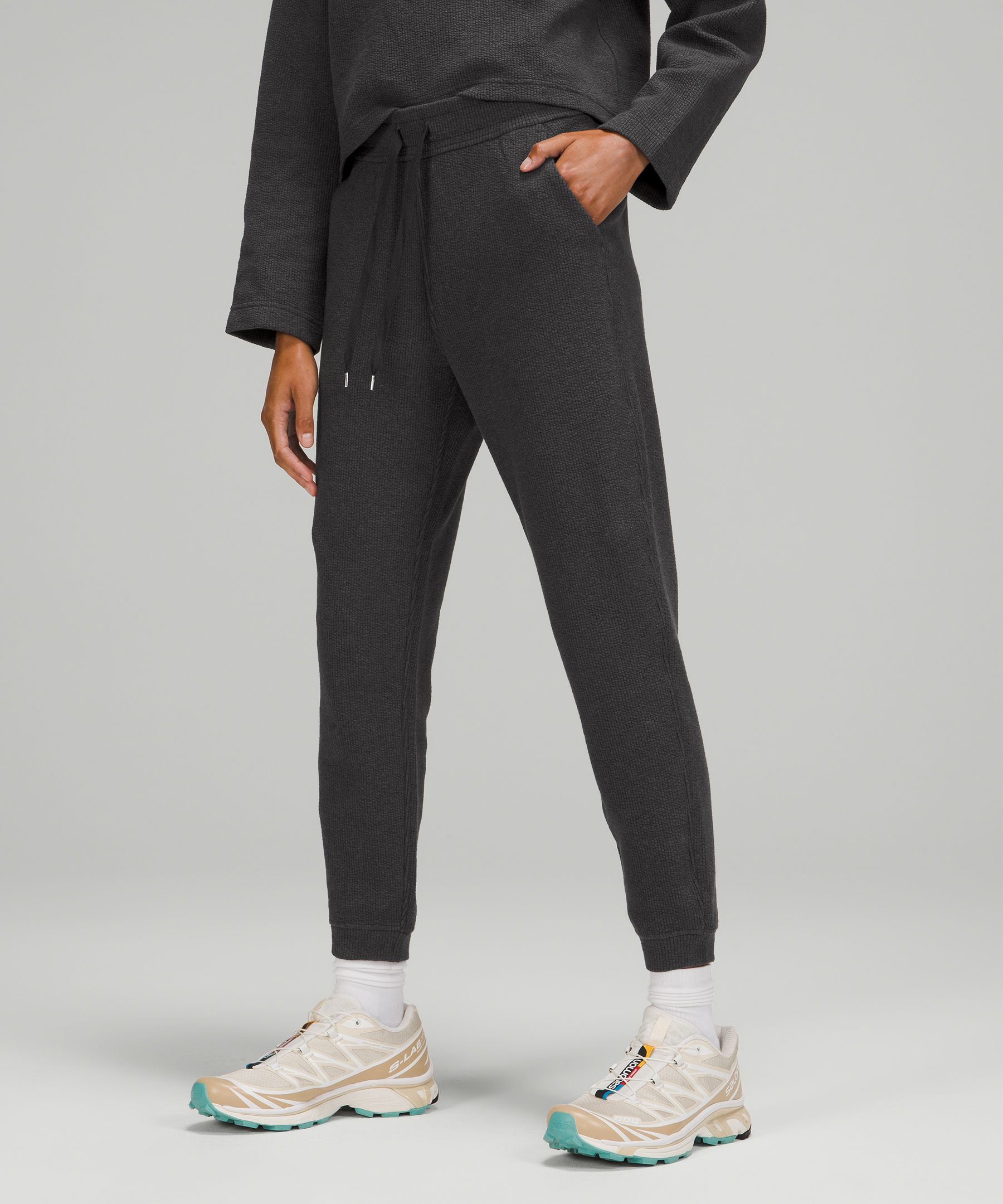 I don't know why I ever slept on the ribbed HR jogger *7/8 Length