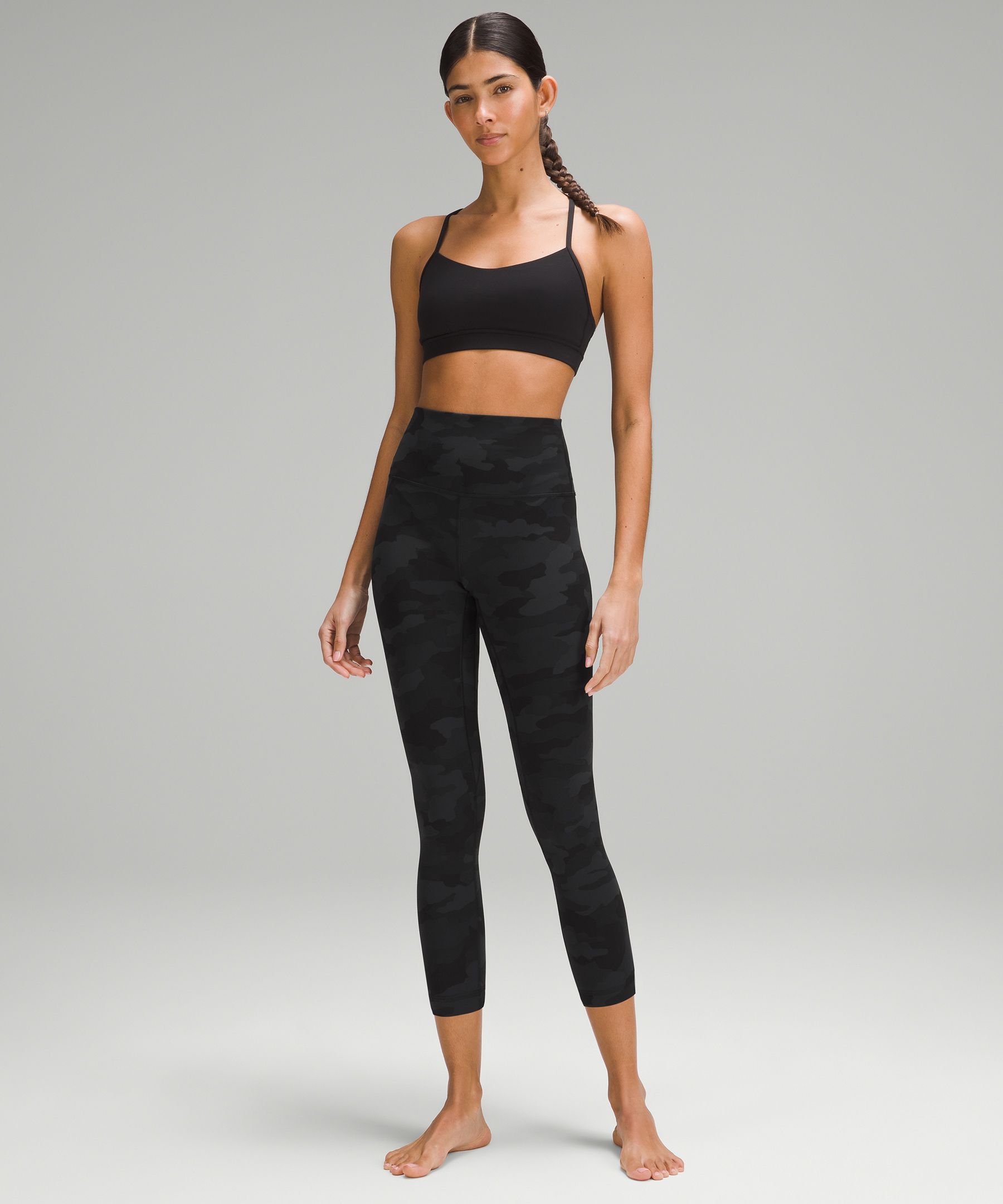 15 Best Lululemon Travel Clothes and Accessories to Buy in 2023/24 - Canada  Crossroads
