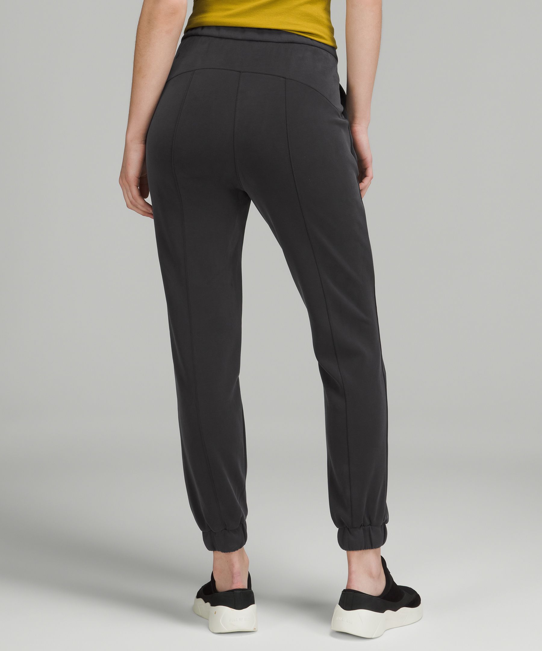 Lululemon softstreme HR pant dark oxide size 8, Pants & Jeans, Gumtree  Australia Canterbury Area - Campsie