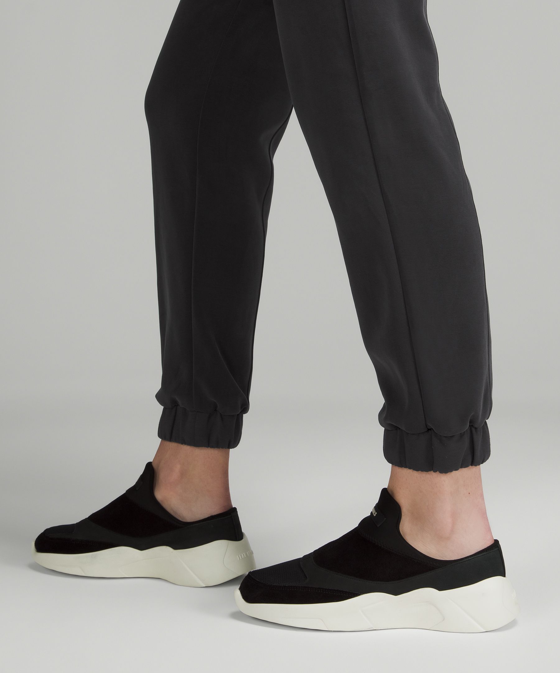 Softstreme Relaxed High-Rise Pant, パンツ