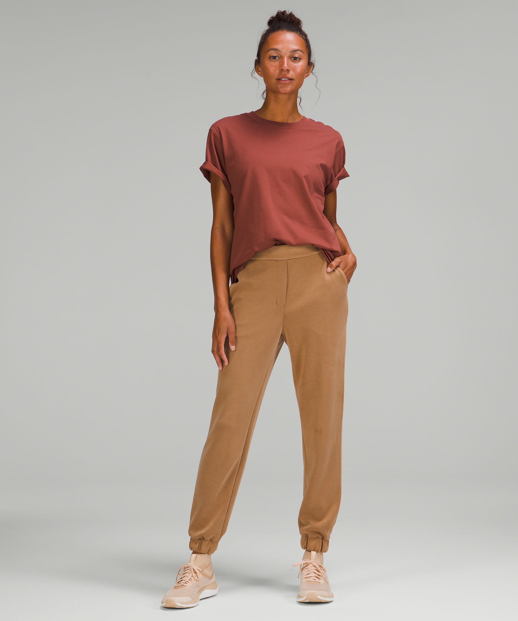 Softstreme Relaxed High-Rise Pant