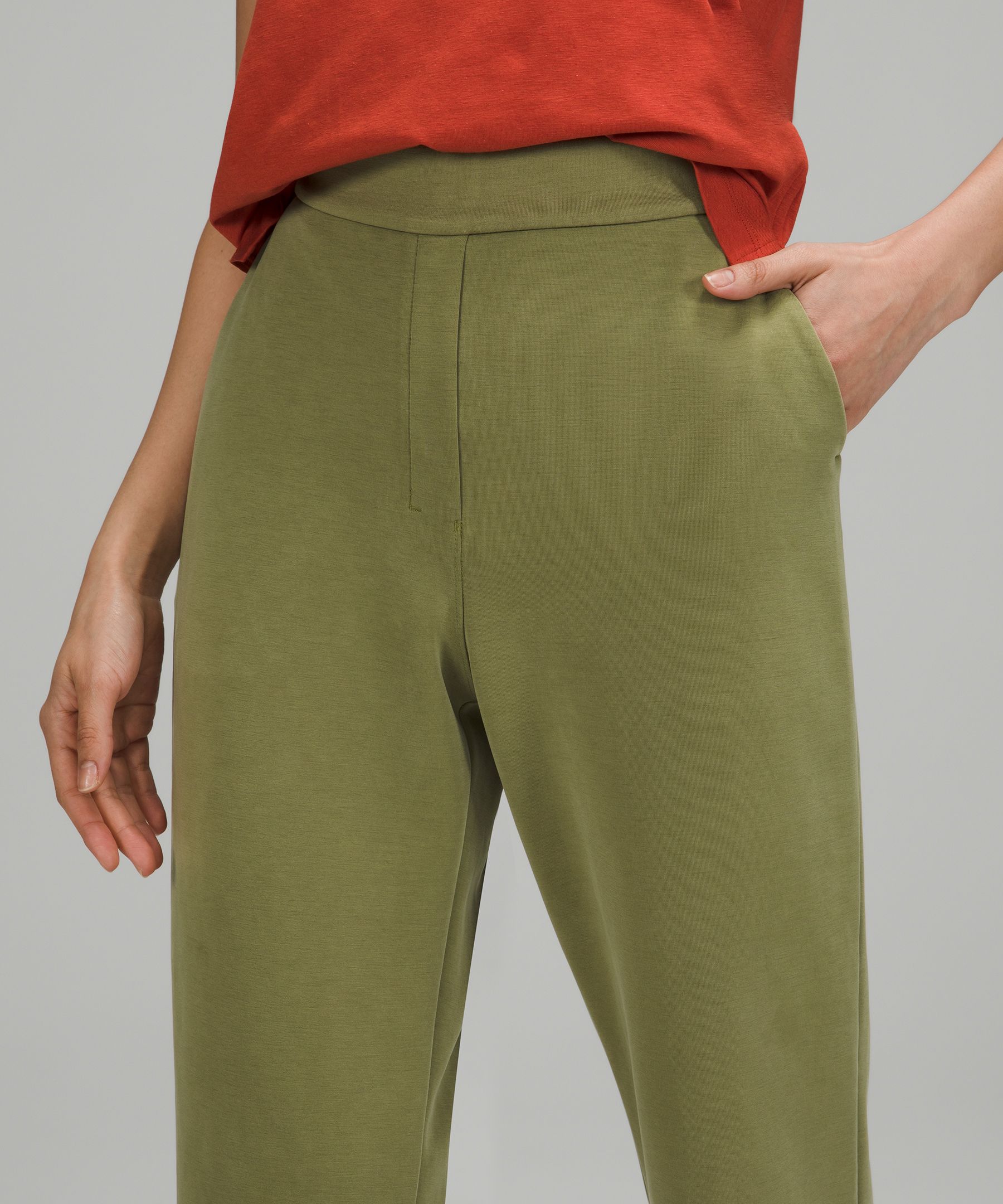 Softstreme Relaxed High-Rise Pant