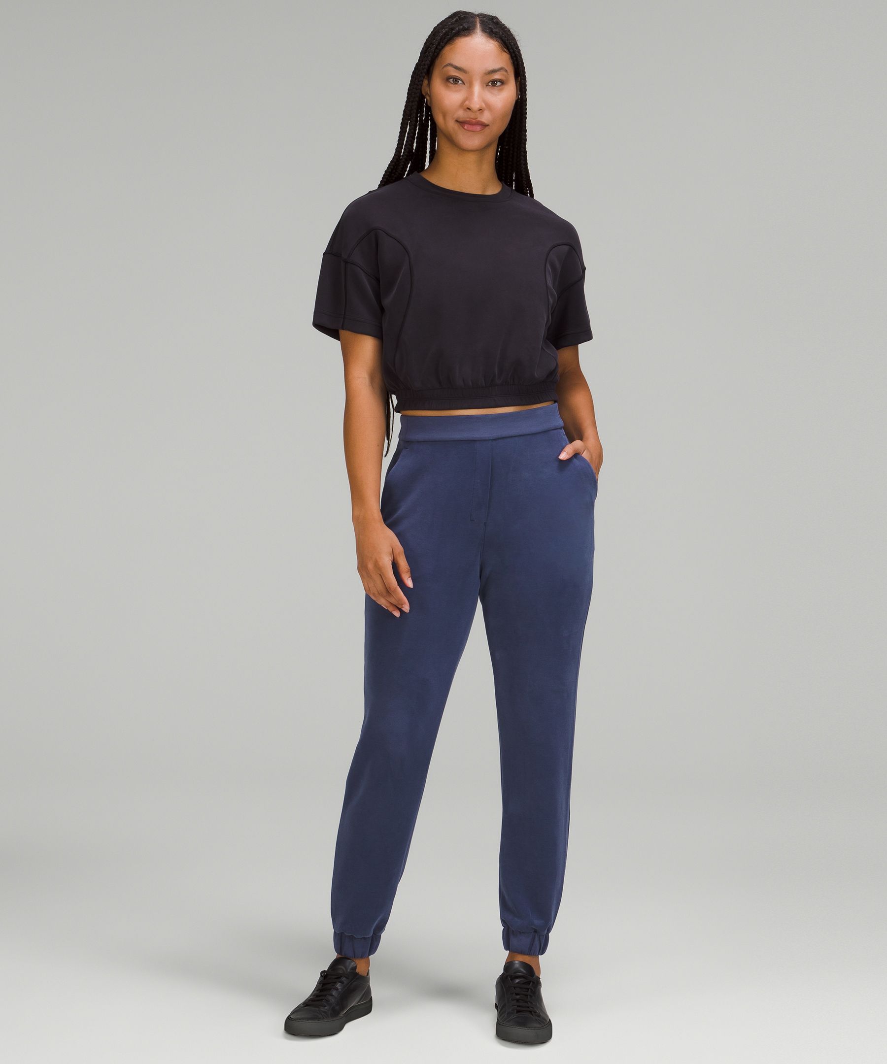 align long sleeve in white + softstreme hr pant in chambray