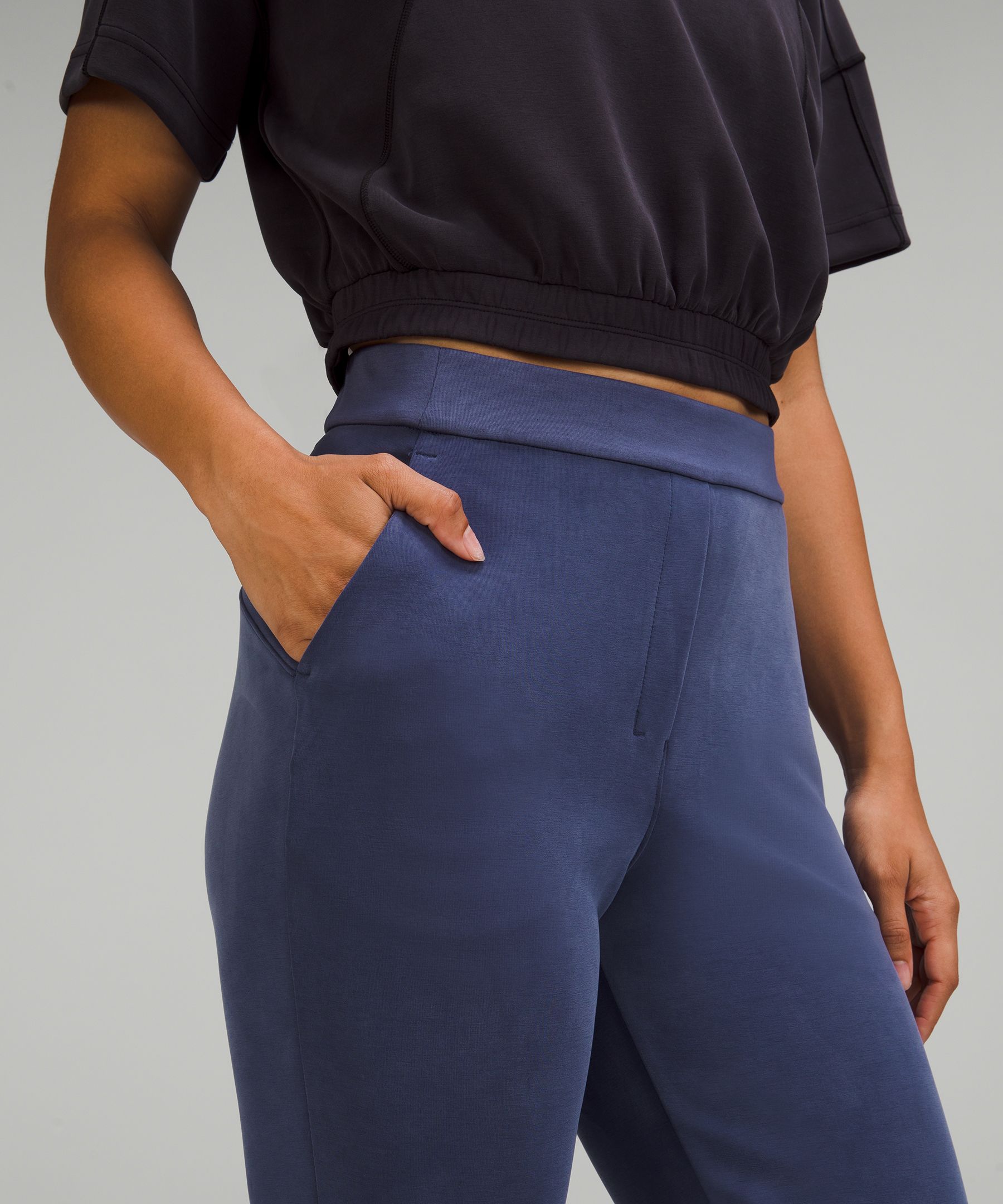 align long sleeve in white + softstreme hr pant in chambray