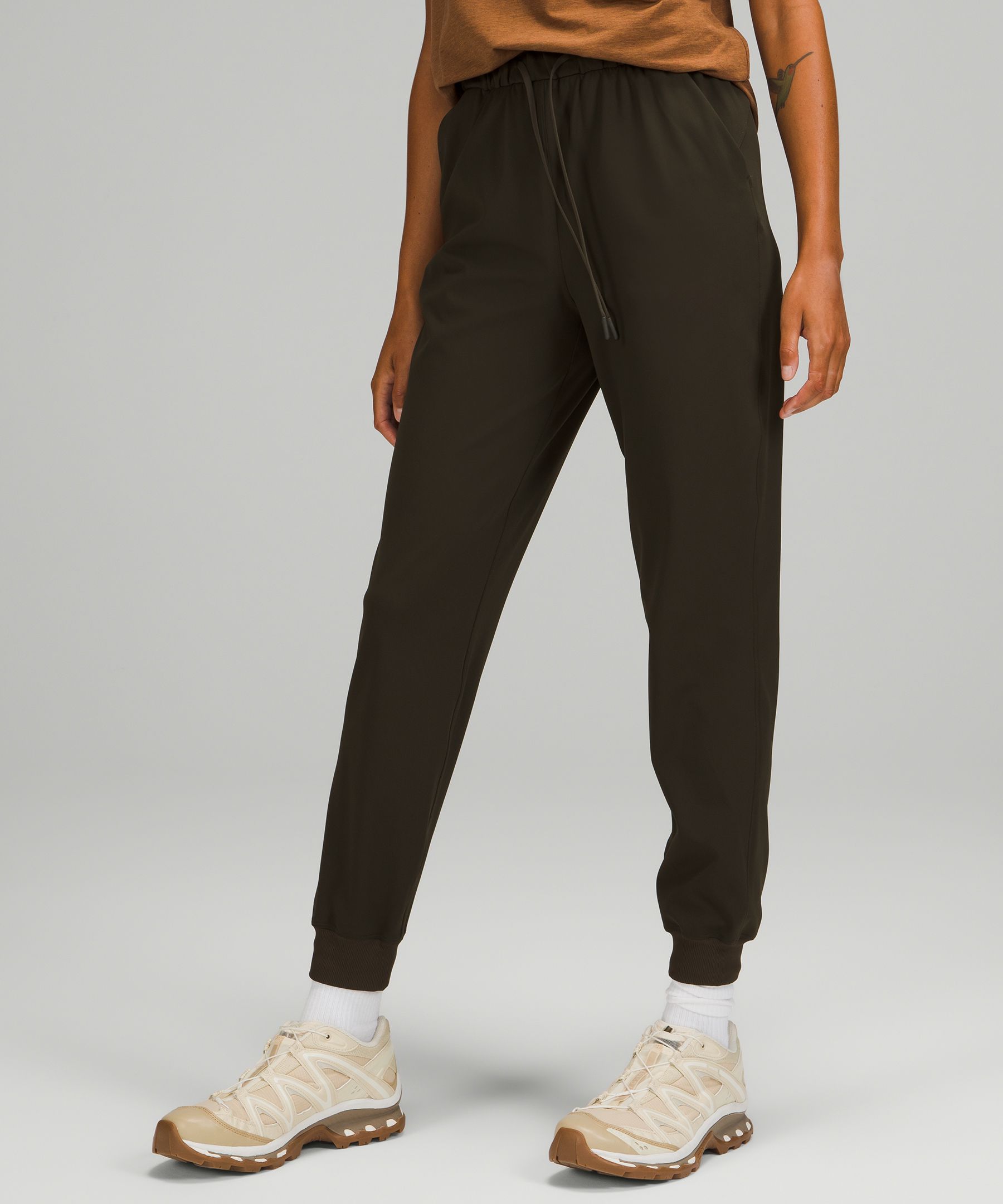 womens high rise joggers