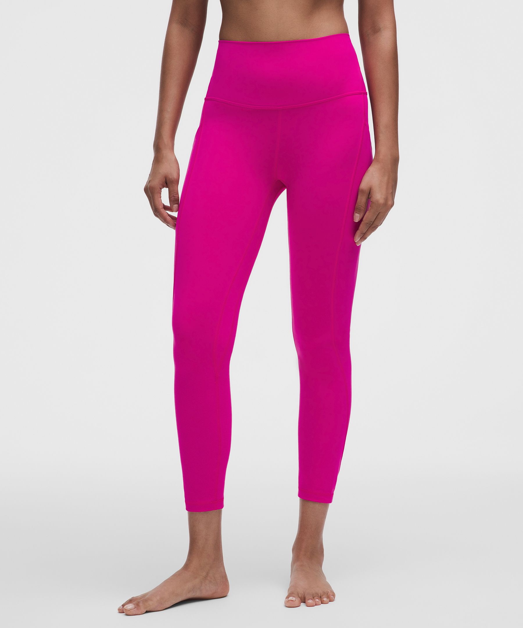Pantal&oacute;n lululemon Align&trade; con bolsillos y tiro alto 25"