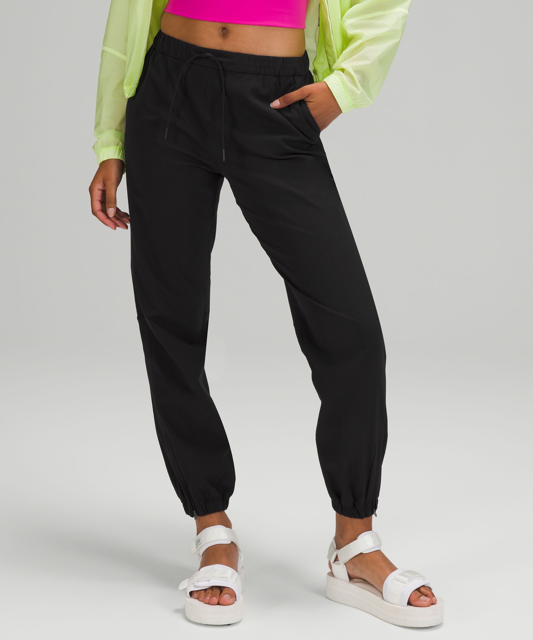 Essential Affinity Mid-Rise Jogger