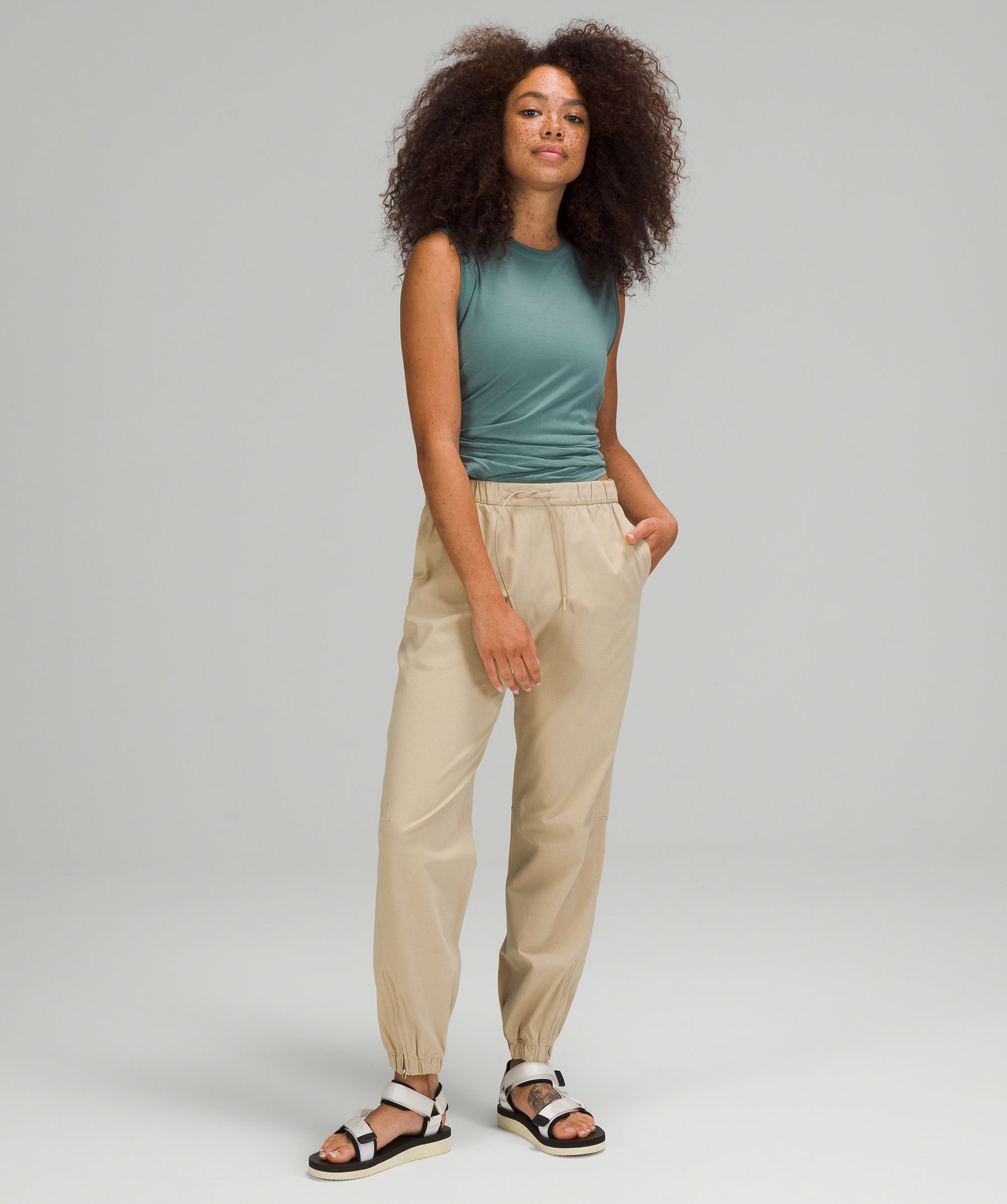 Lululemon essential affinity discount jogger