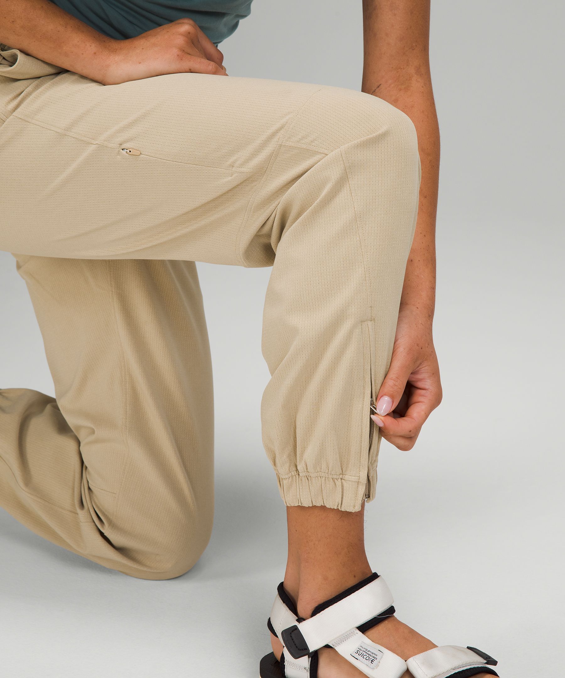 Essential Affinity Mid-Rise Jogger, Joggers