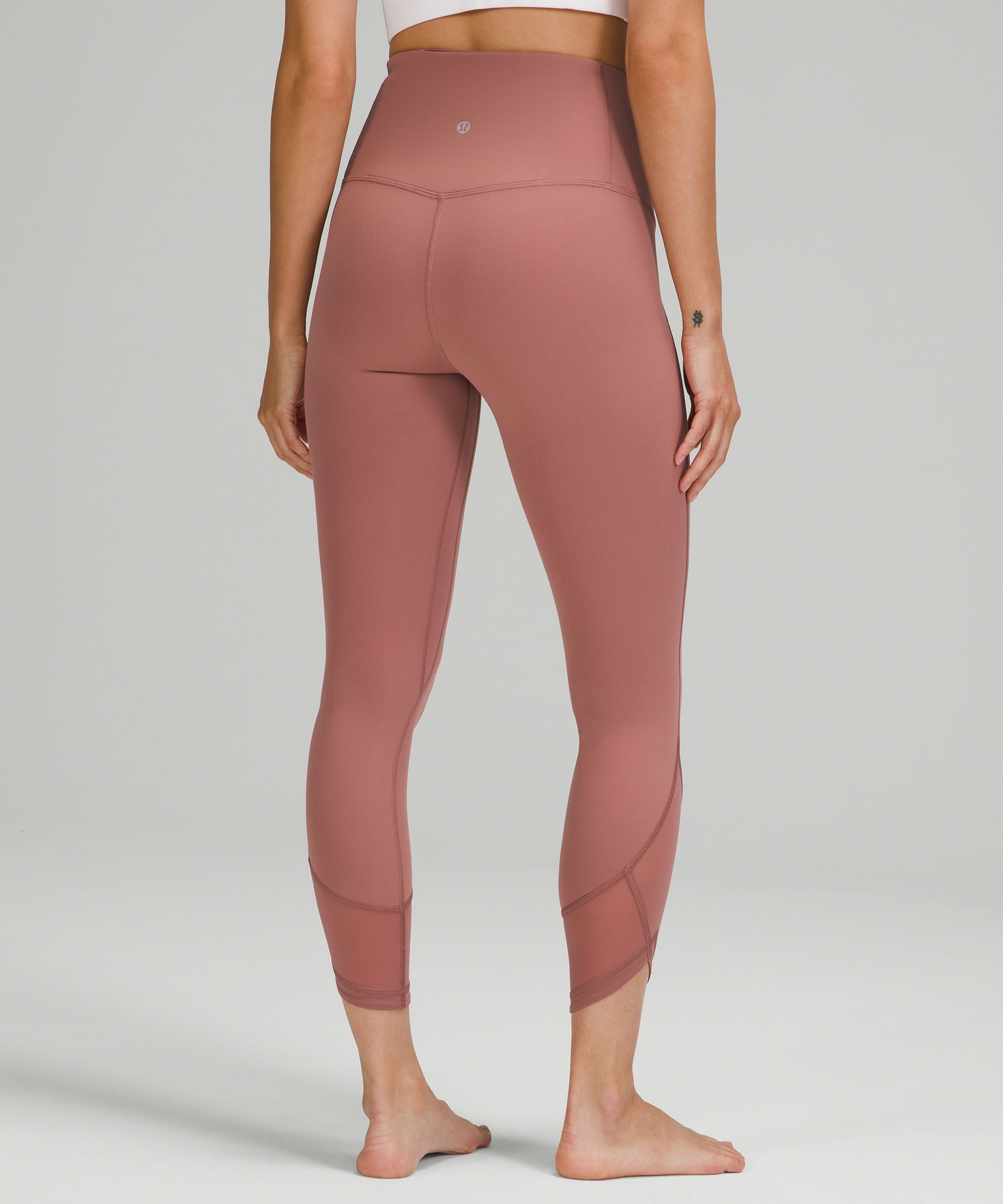 https://images.lululemon.com/is/image/lululemon/LW5DTKA_048097_3?size=800,800