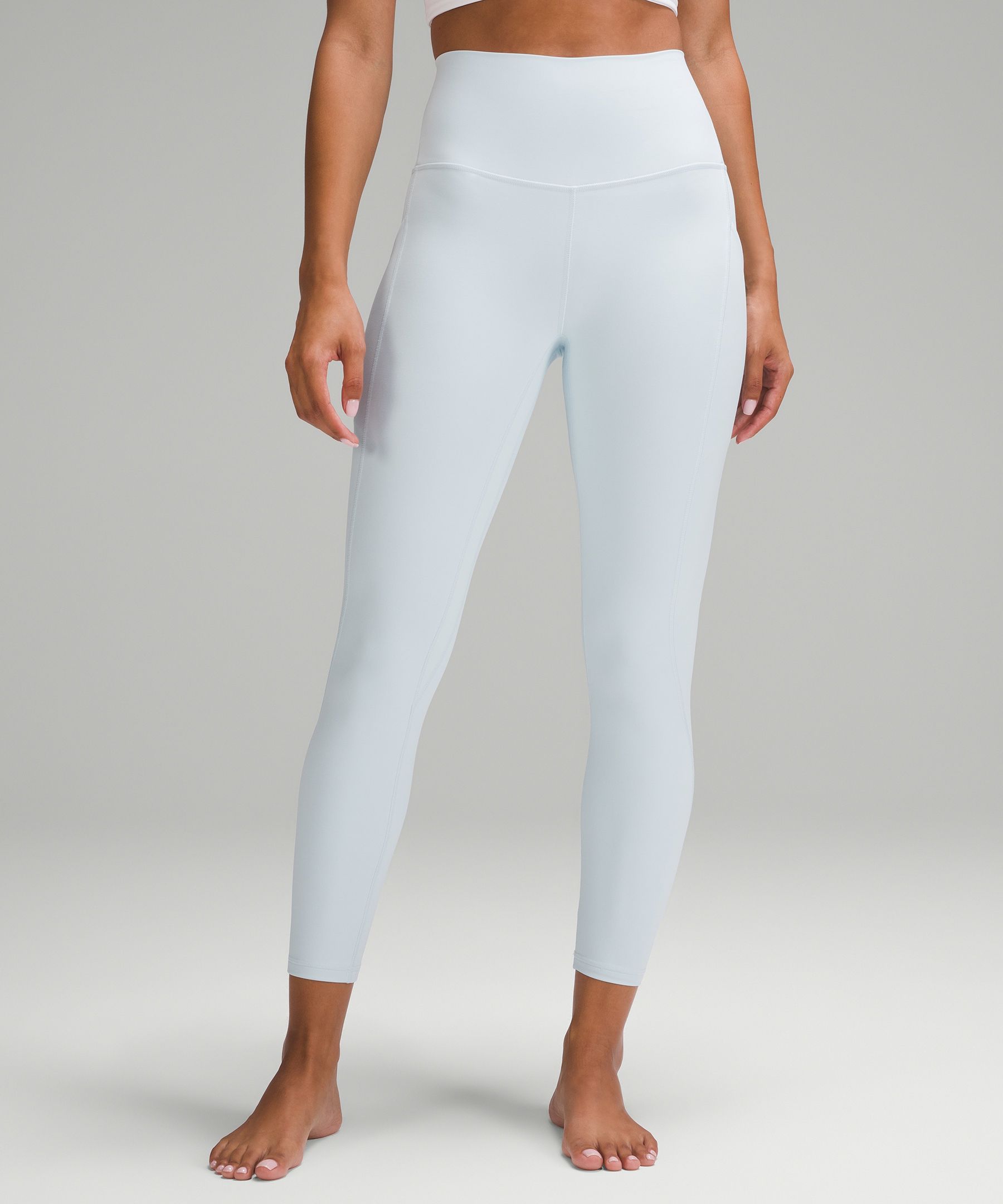 Lululemon High-Waisted Yoga Pants with Sculpted Fit and Breathable Fabric