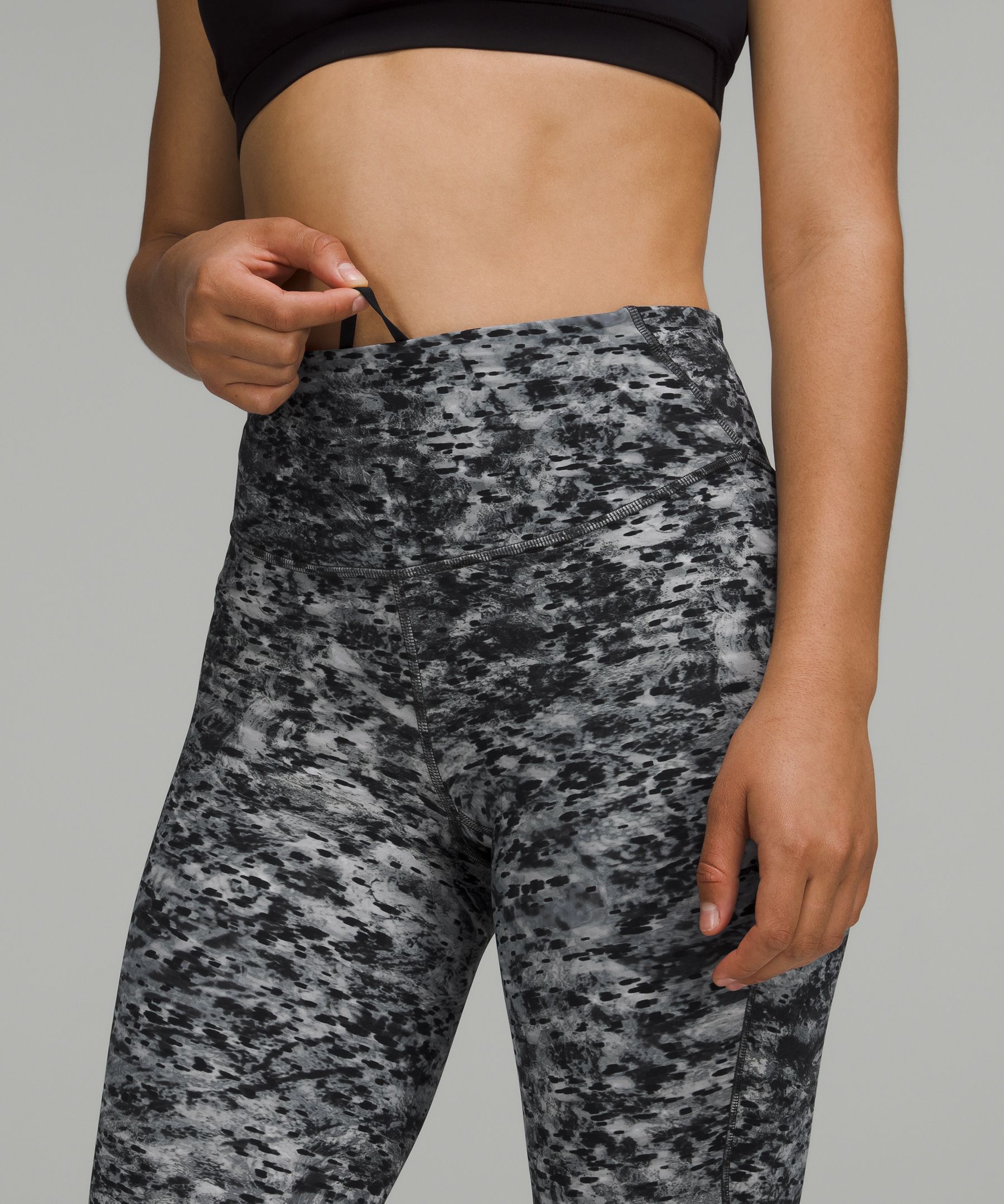 Women's size 4 'LULULEMON Base Pace' Gorgeous charcoal grey camo