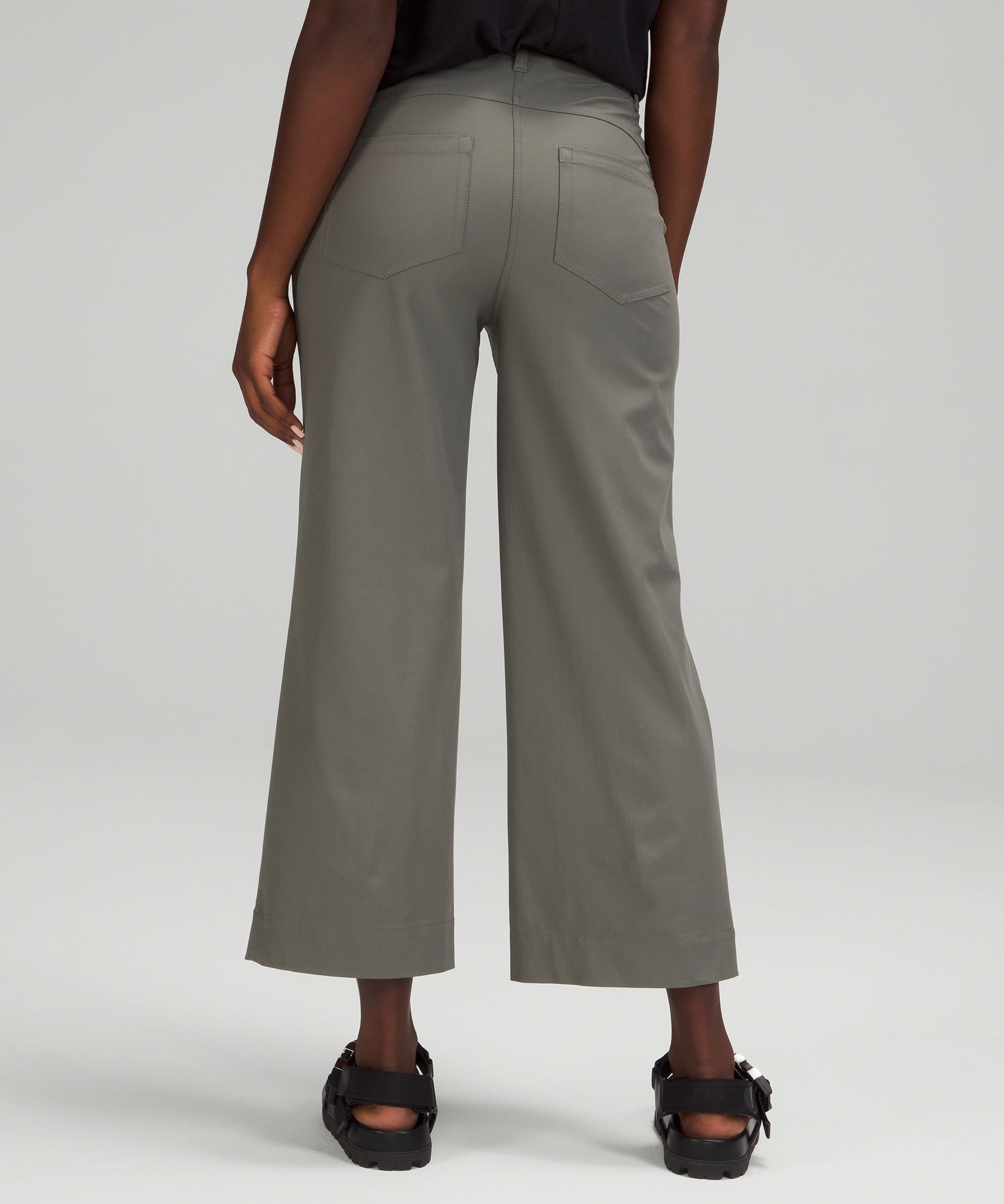 Lululemon City Sleek 5 Pocket Wide-Leg High Rise 7/8 Length Pants