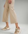 City Sleek 5-Pocket-Hose mit weit geschnittenem Bein und hohem Taillenbund 7/8-Länge