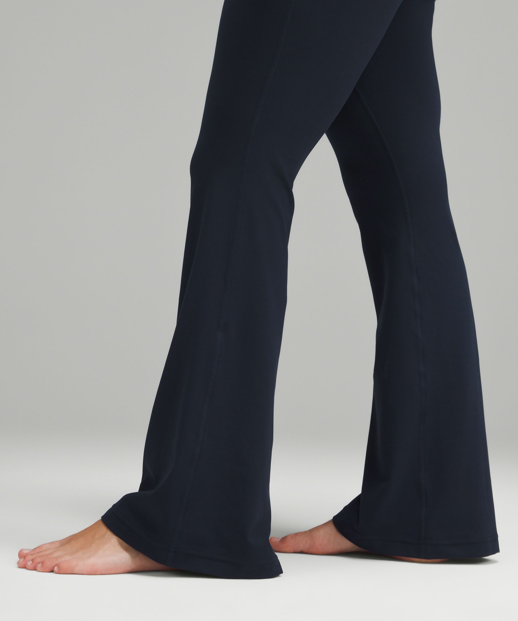 lululemon Grooveパンツ　黒160/66A Groove Nulu Super-High-Rise Flared Pant *Short | Lululemon EU