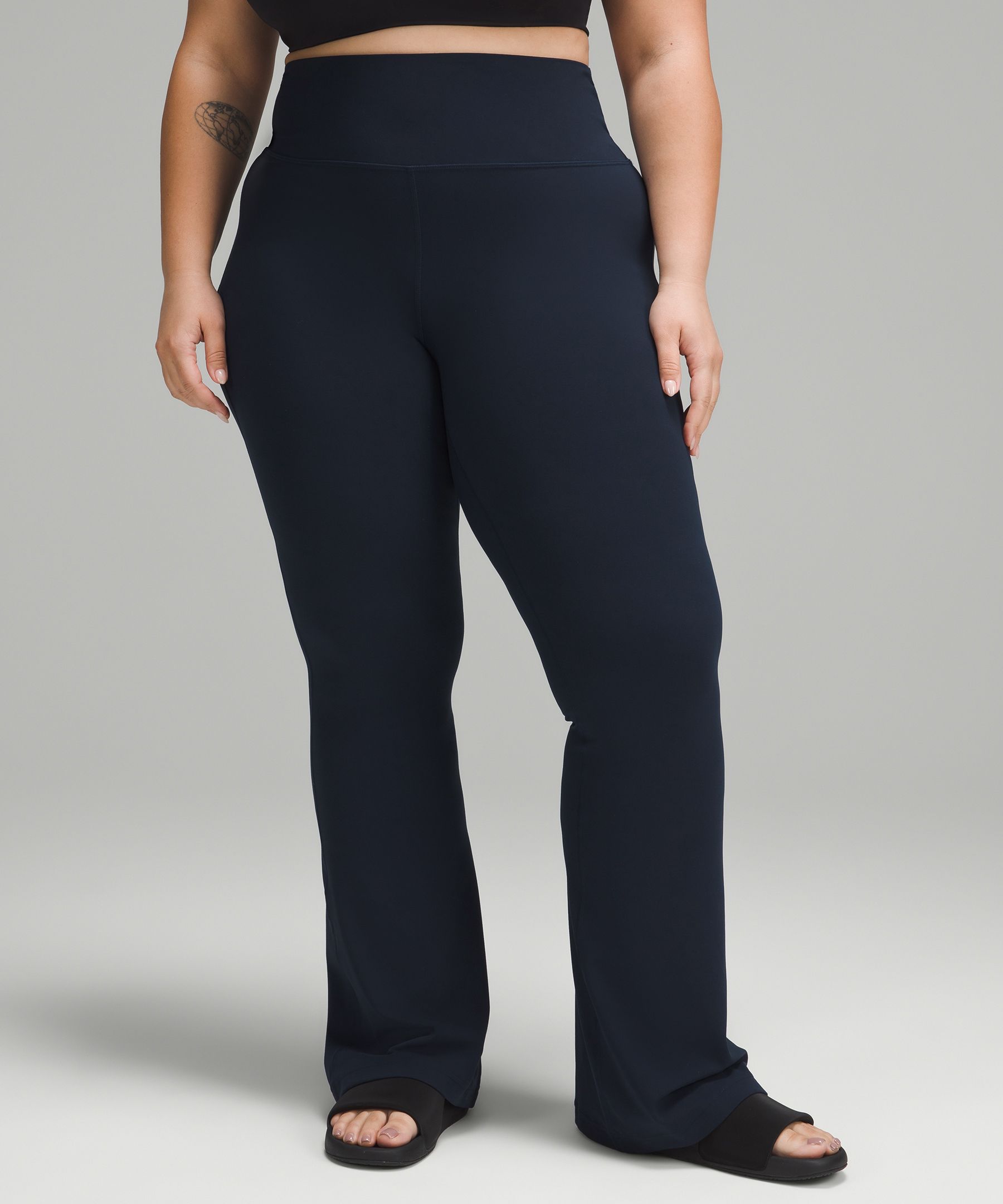 YOLO　Lululemon Groove ヨガパンツ 黒(2) Lululemon Groove Super-High-Rise Split-Hem Flare Pant *Nulu