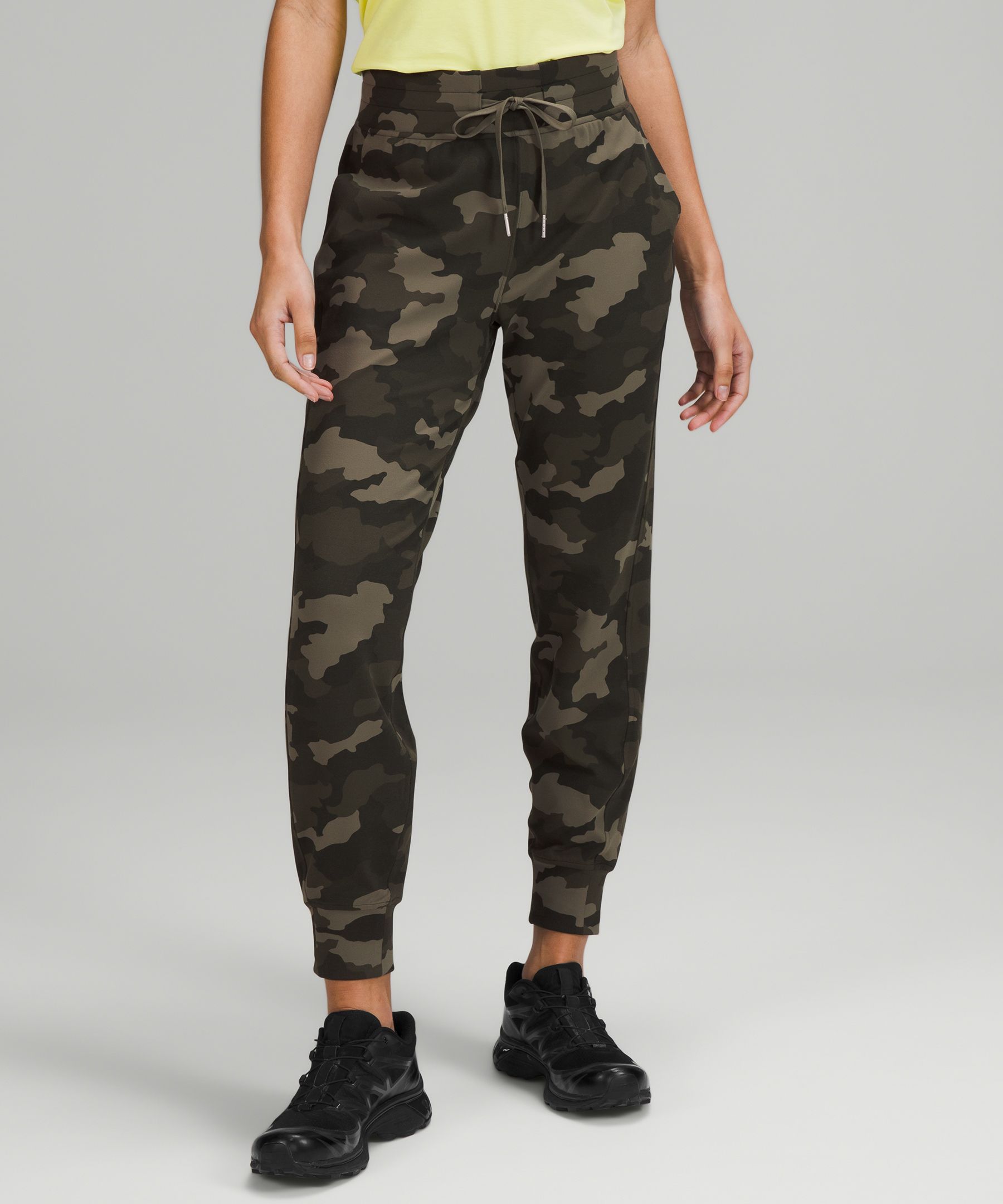 https://images.lululemon.com/is/image/lululemon/LW5EBQS_051681_1?size=800,800