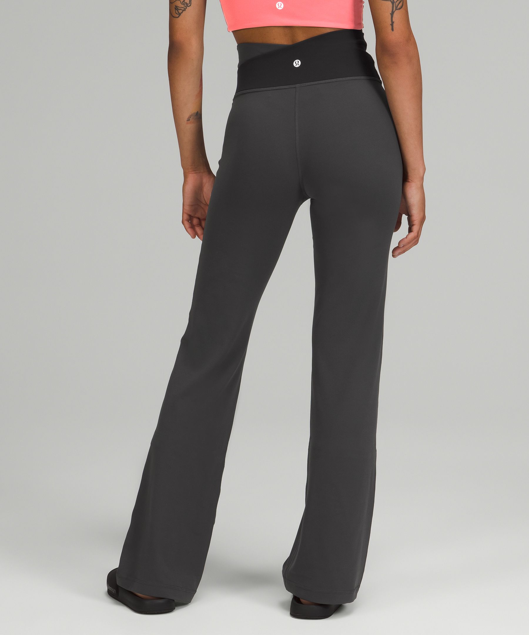 BNWT) Lululemon Astro Pants Size 2, Women's Fashion, Activewear on Carousell