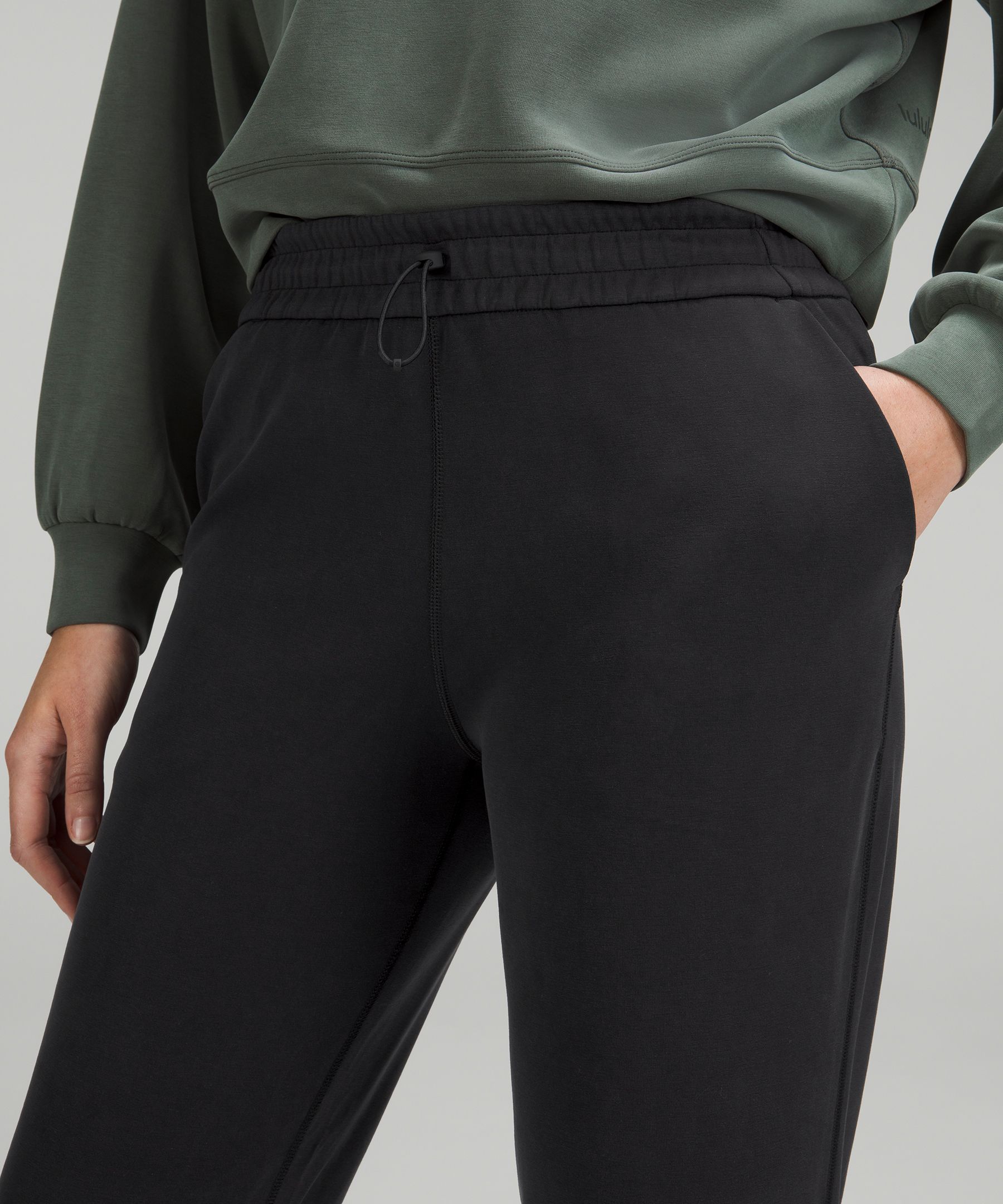 anyone from australia have a picture/insight of these joggers? Softstreme  High-Rise Jogger ? : r/lululemon