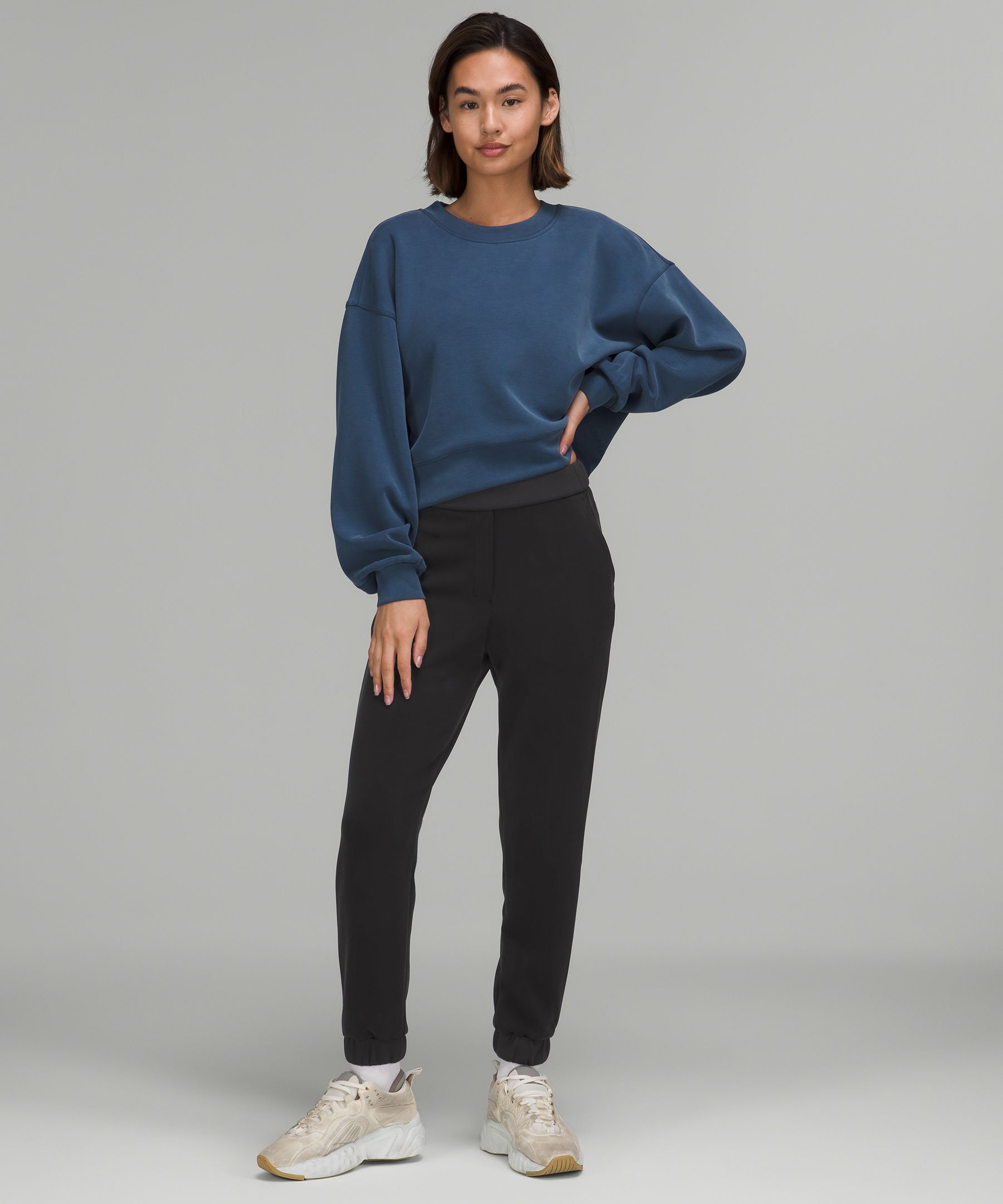 Softstreme Relaxed High-Rise Pant