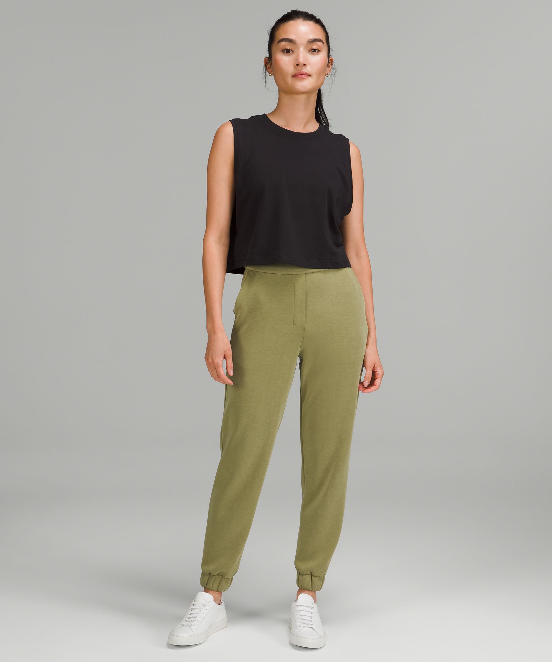 Softstreme Relaxed High-Rise Pant *Asia Fit