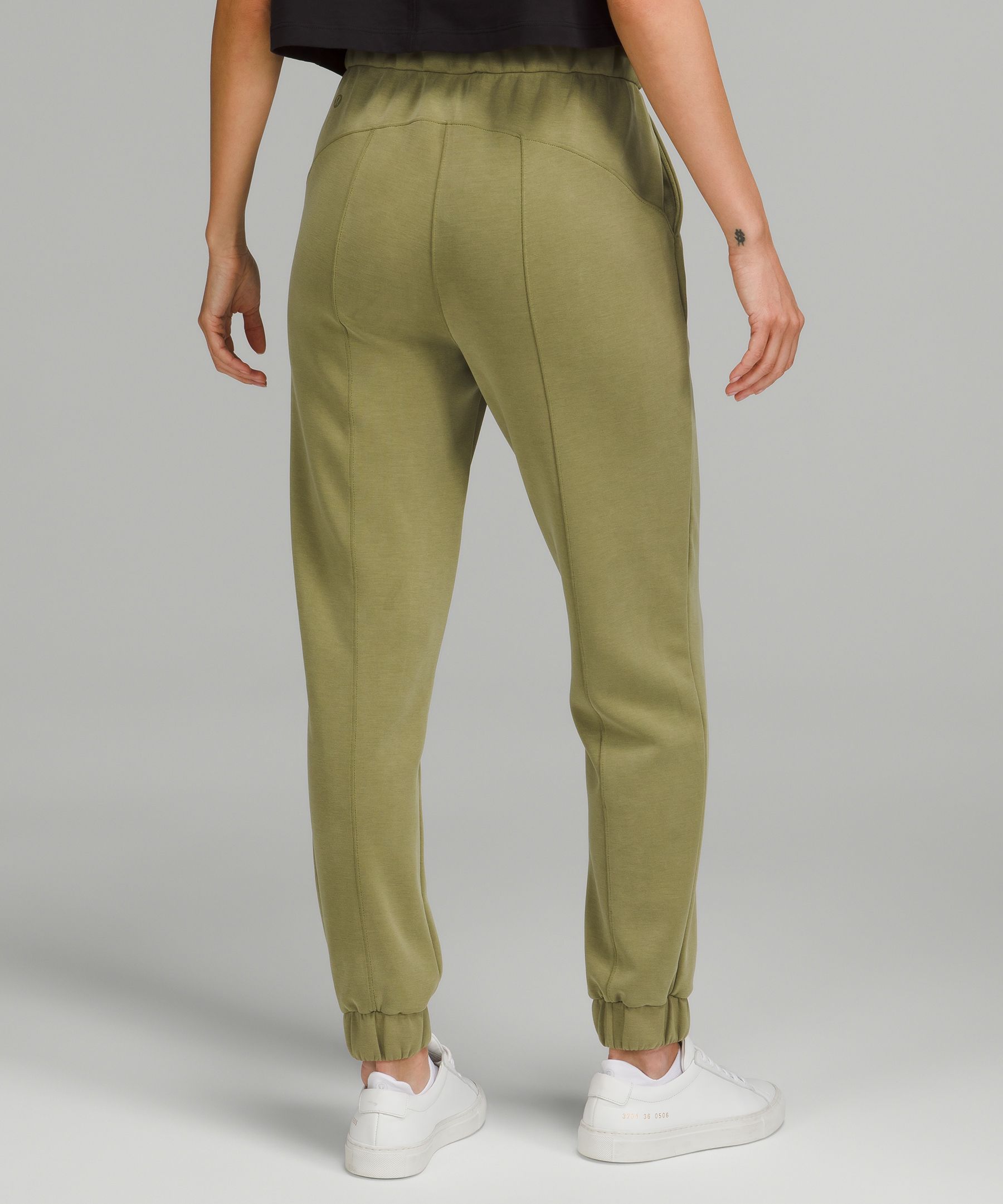 Softstreme Relaxed High-Rise Pant *Asia Fit